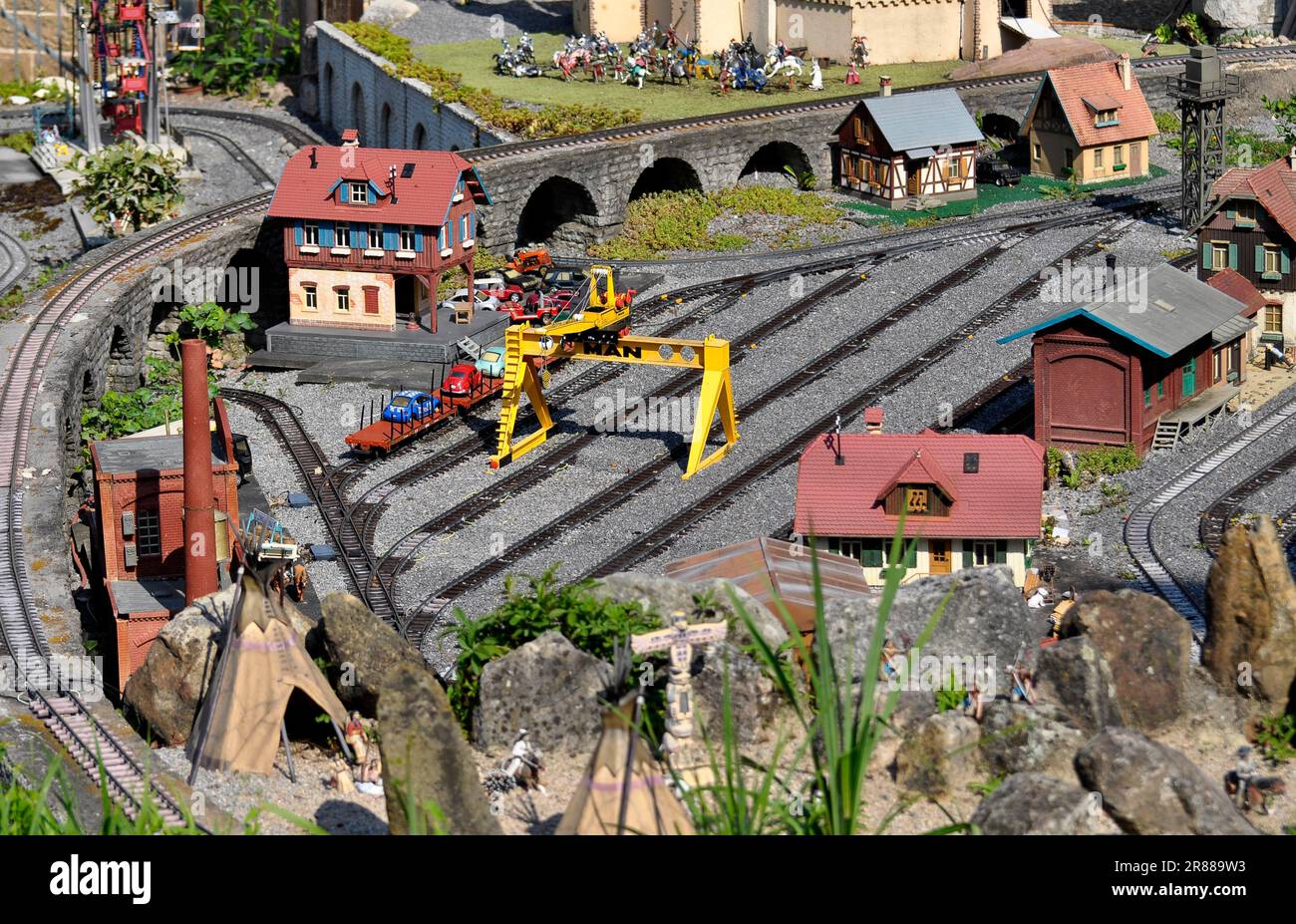 Ferrovia in miniatura nel giardino Foto Stock