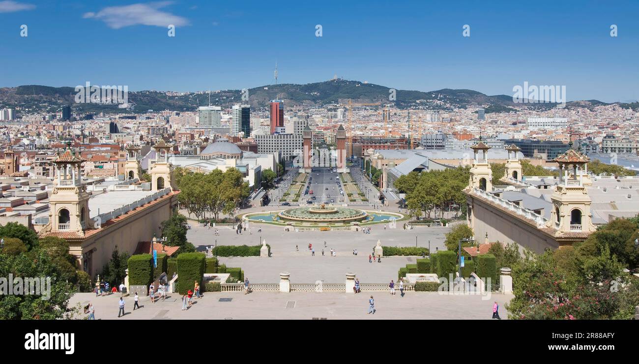 Vista dal Museo Nazionale d'Arte, Museo Nazionale Catalano, MNAC, Museu Nacional d'Art Catalunya, d'Espana, su Avinguda de la Reina Maria Cristina Foto Stock