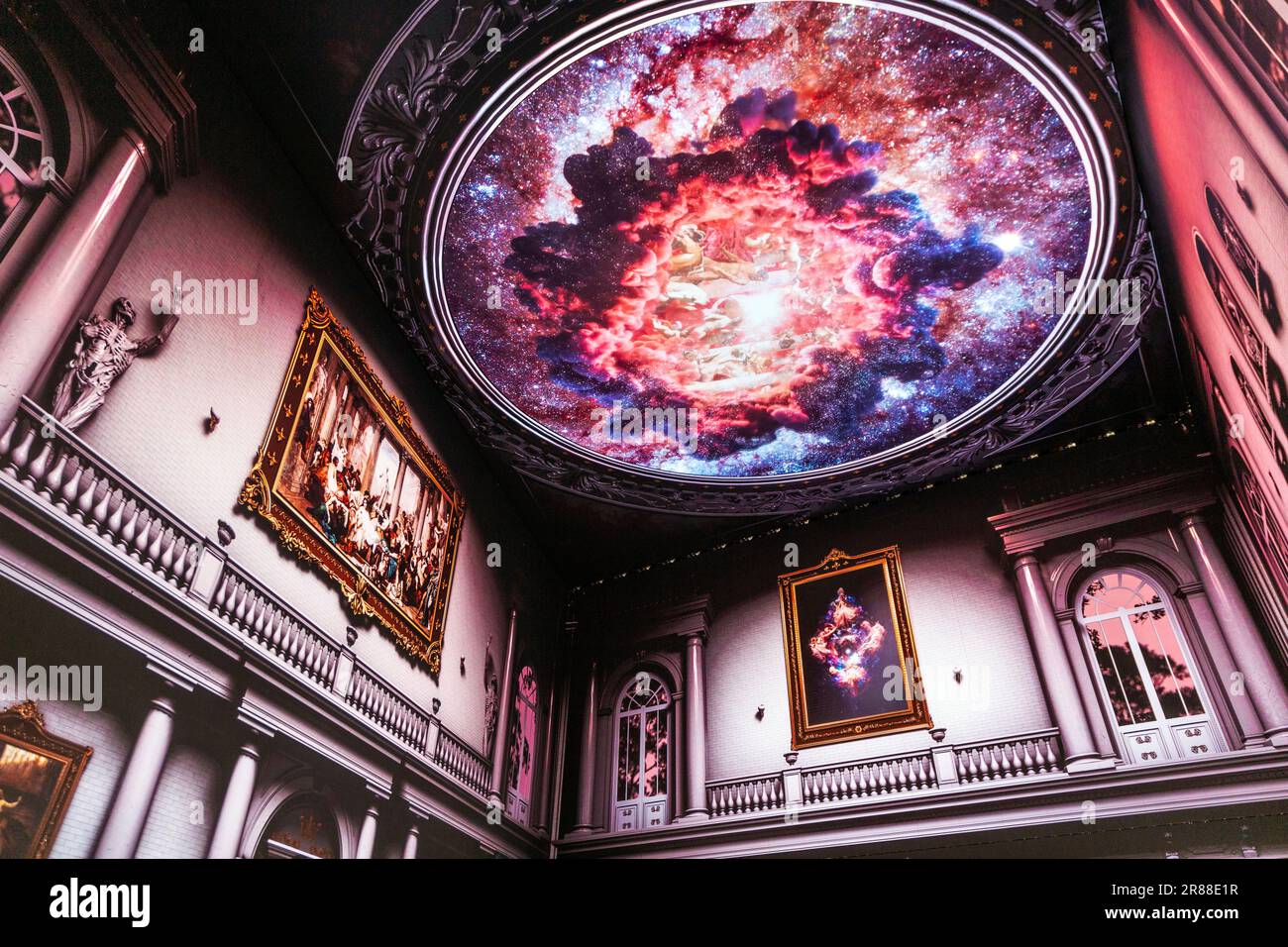 'The Summer Palace' di Agustin Vidal Saavedra, Now Building, Tottenham Court Road, Londra, Regno Unito Foto Stock