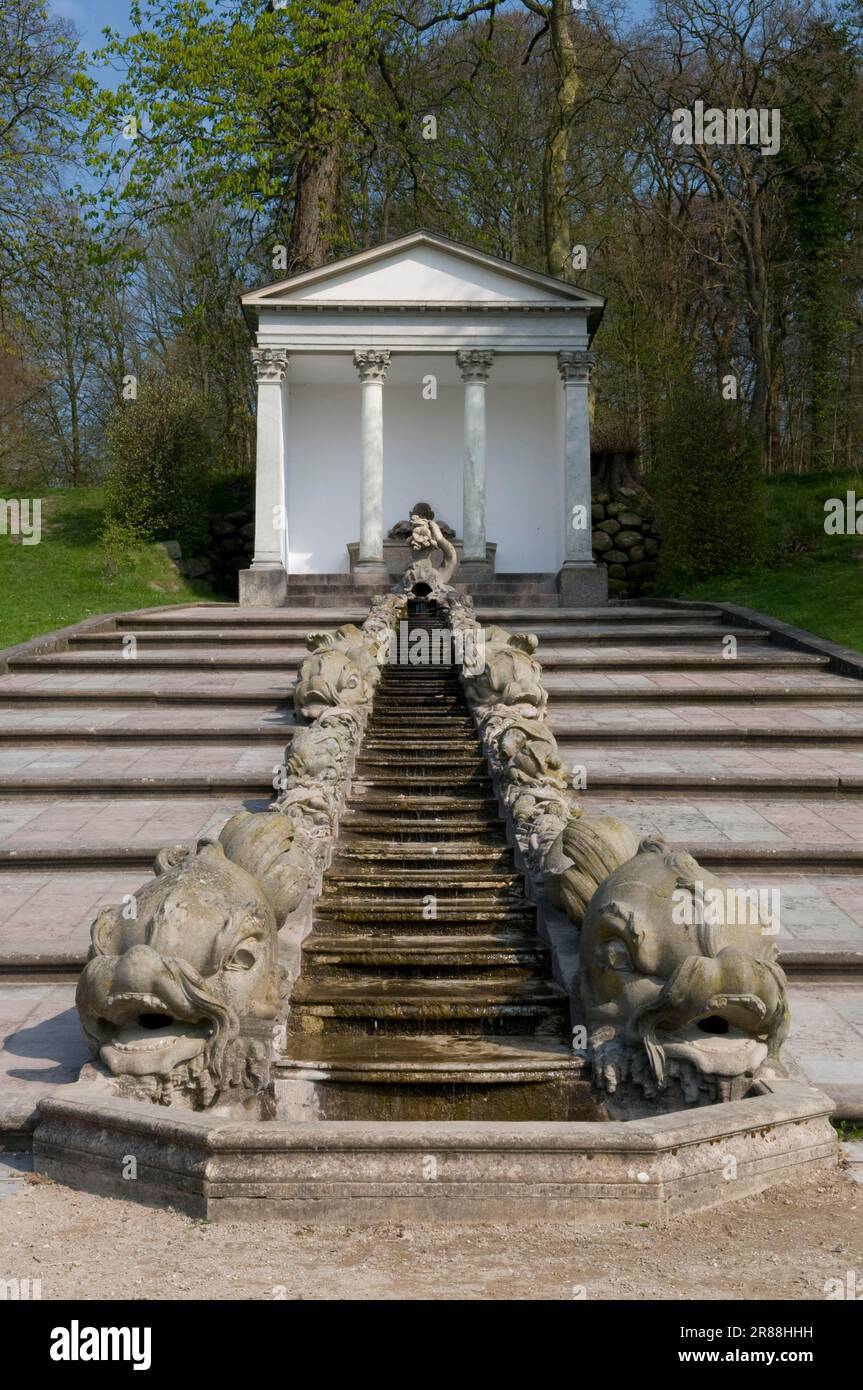 Cascade, Giardino di Neuwerk, Giardino barocco, Castello di Gottorf, Schleswig, Schleswig-Holstein, Germania, Gottdorf Garden Path Foto Stock