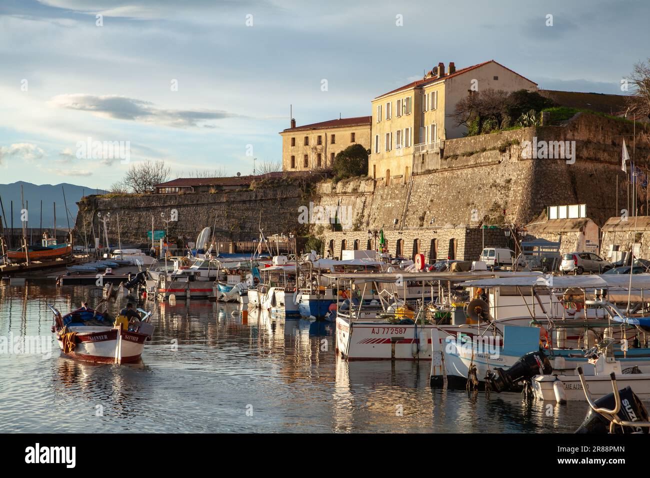 Il porto di pesca, Ajaccio, Corse-du-Sud, Corsica. Foto Stock
