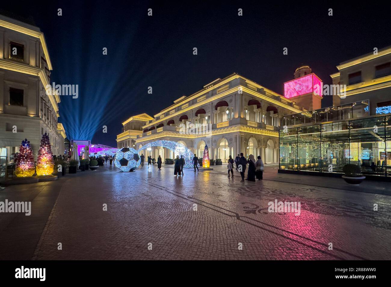 Katara Cultural Village view of Galeries Lafayette, Katara Mall, popolare destinazione turistica a Doha, Qatar Foto Stock