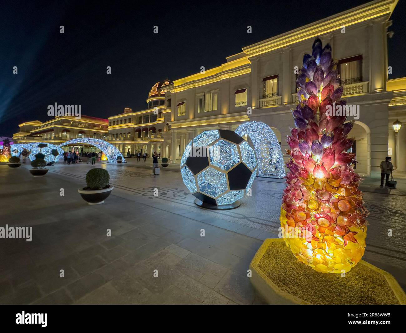 Katara Cultural Village view of Galeries Lafayette, Katara Mall, popolare destinazione turistica a Doha, Qatar Foto Stock
