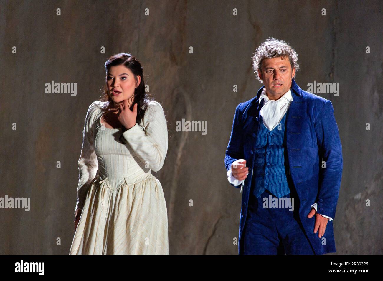 Aigul Akhmetshina (Charlotte), Jonas Kaufmann (Werther) a WERTHER di Jules Massenet al Royal Opera House, Covent Garden, Londra WC2 20 giugno 2023. Dopo il romanzo di Goethe direttore: Antonio Pappano scenografia e illuminazione: Charles Edwards Costumi: Christian Gasc regista originale: Benoit Jacquot revival director Genevieve Dufour Foto Stock