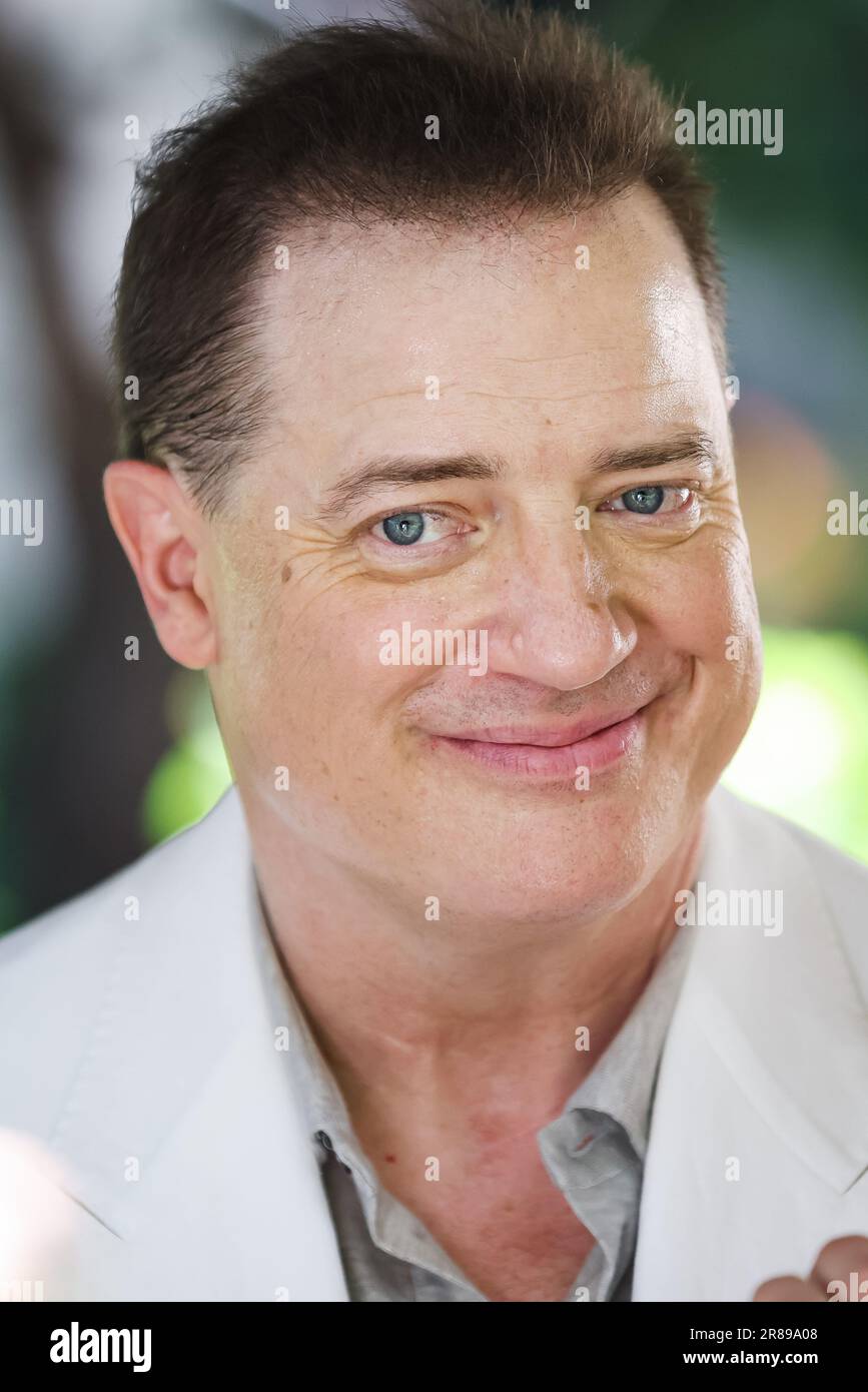 L'attore canadese-americano Brendan Fraser viene visto durante la settimana della moda maschile di Milano Primavera/Estate 2024 il 19 giugno 2023 a Milano (Foto di Alessandro Bremec/NurPhoto) Foto Stock