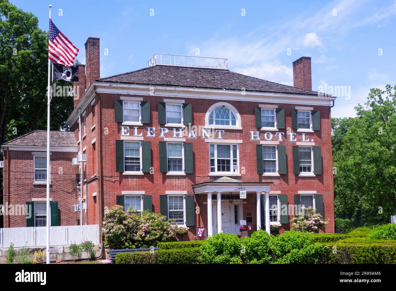L'esterno dello storico Elephant Hotel che ora ospita il municipio di Somers. A Somers, Westchester, New York. Foto Stock