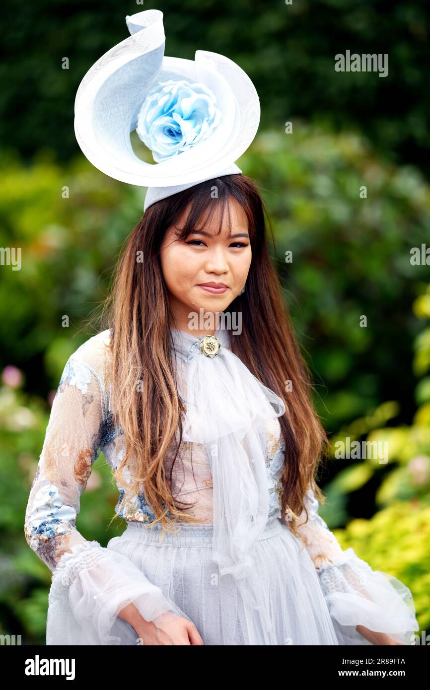 Racegoer, Rosie Minako, il primo giorno di Royal Ascot all'ippodromo di Ascot, Berkshire. Data immagine: Martedì 20 giugno 2023. Foto Stock