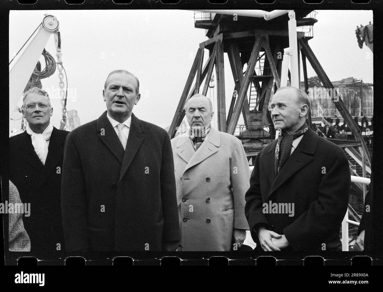 Attuale 56-10-1960: Navi per auto e persone l'armatore Anders Jahre apre la rotta Oslo-Kiel con la nuova e orgogliosa nave di Jahre-line "Kronprins Harald". Foto: Ivar Aaserud / Aktuell / NTB ***FOTO NON ELABORATA*** Foto Stock