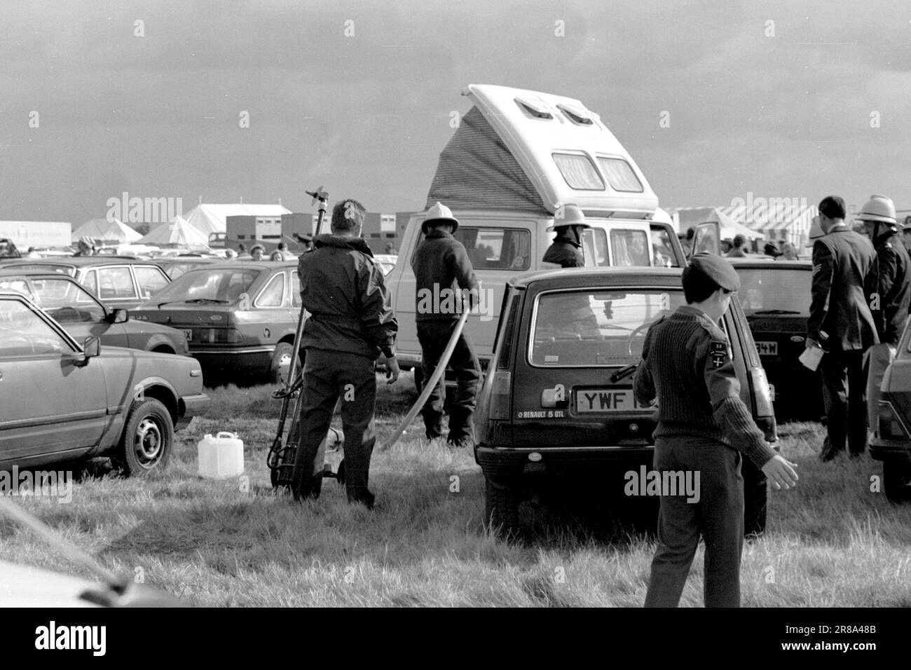 Un incendio per auto al RAF Finningley nel 1990 Foto Stock