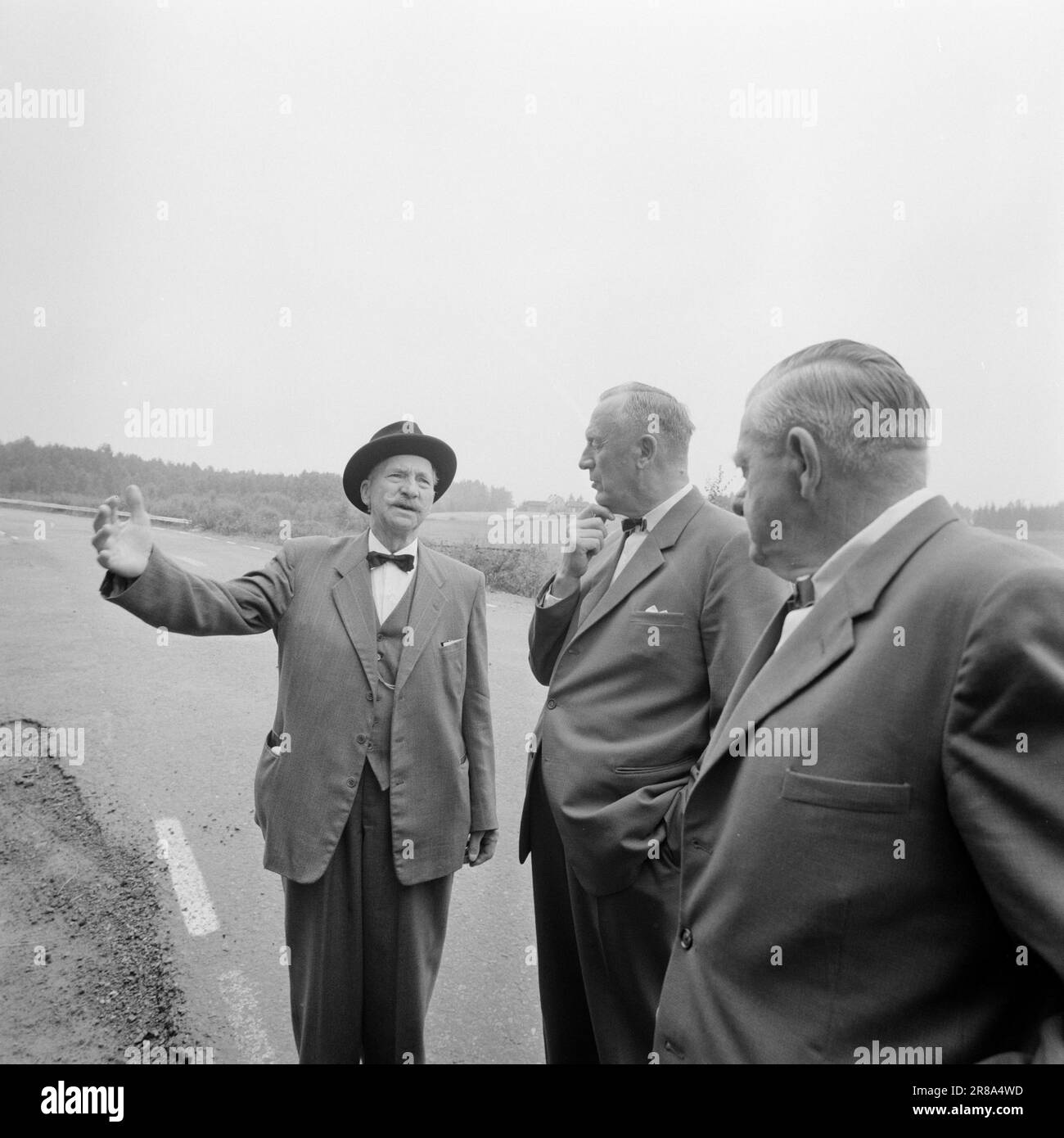 Attuale 39-7-1960: Scappatoia al confine dove si trova Morokulien oggi, si è svolta una delle più incredibili avventure illegali della guerra. La linea di collegamento principale tra il fronte di casa e il fronte esterno passava proprio davanti ai nasi delle guardie tedesche. Ex pilota di locomotive e contrabbandiere Johan Wangen. Foto: Aage Storløkken / Aktuell / NTB ***FOTO NON ELABORATA*** Foto Stock