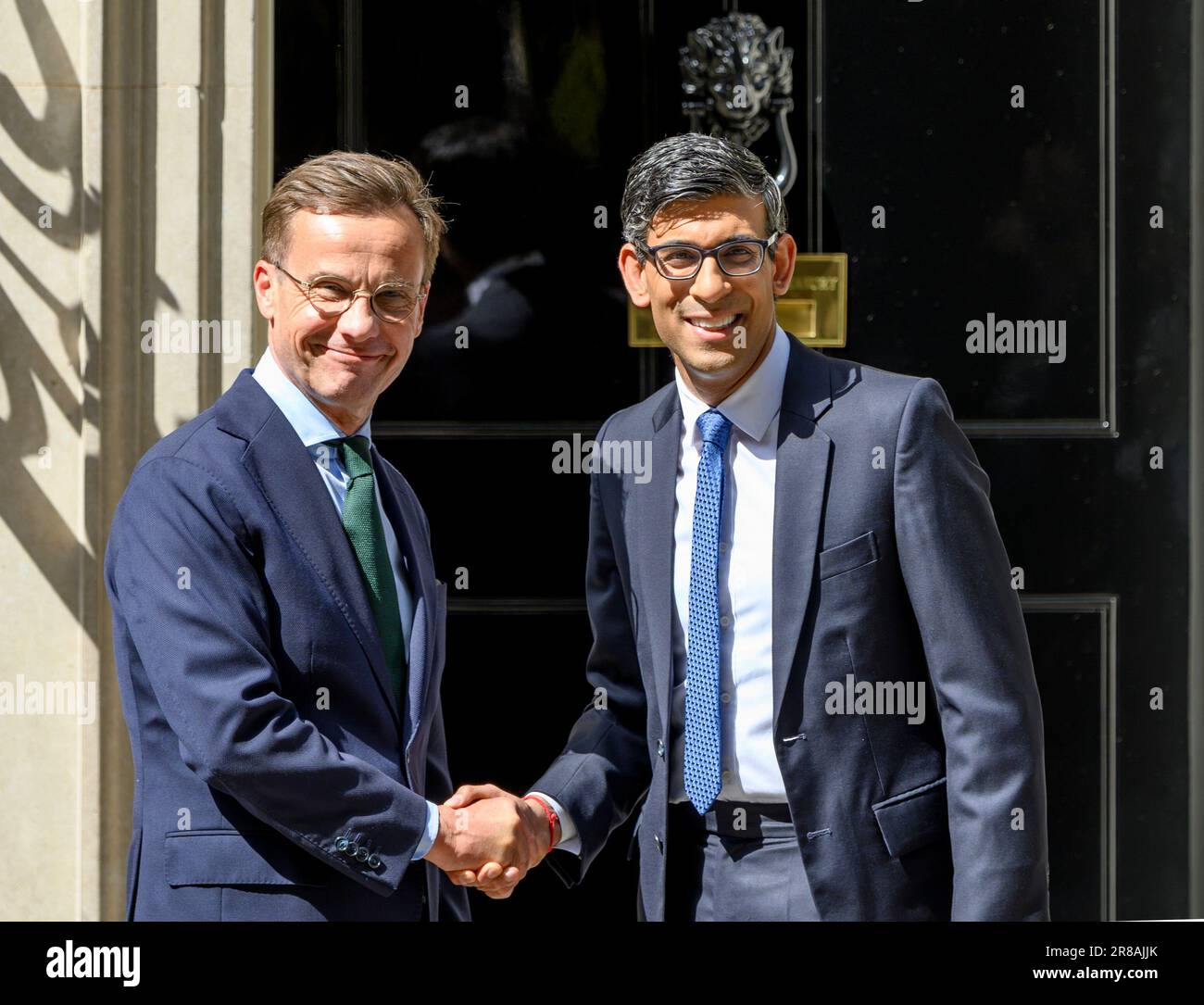 Il primo ministro svedese Ulf Kristersson arriva a Downing Street per un incontro al numero 10 con il PM Rishi Sunak. 19th giugno 2023. Foto Stock