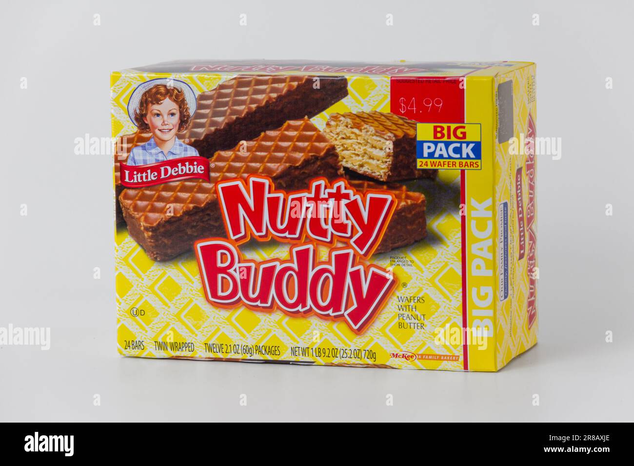 ST. PAUL, MN, USA - 4 GIUGNO 2023: Little Debbie Nutty Buddy Crackers e il logo del marchio. Foto Stock