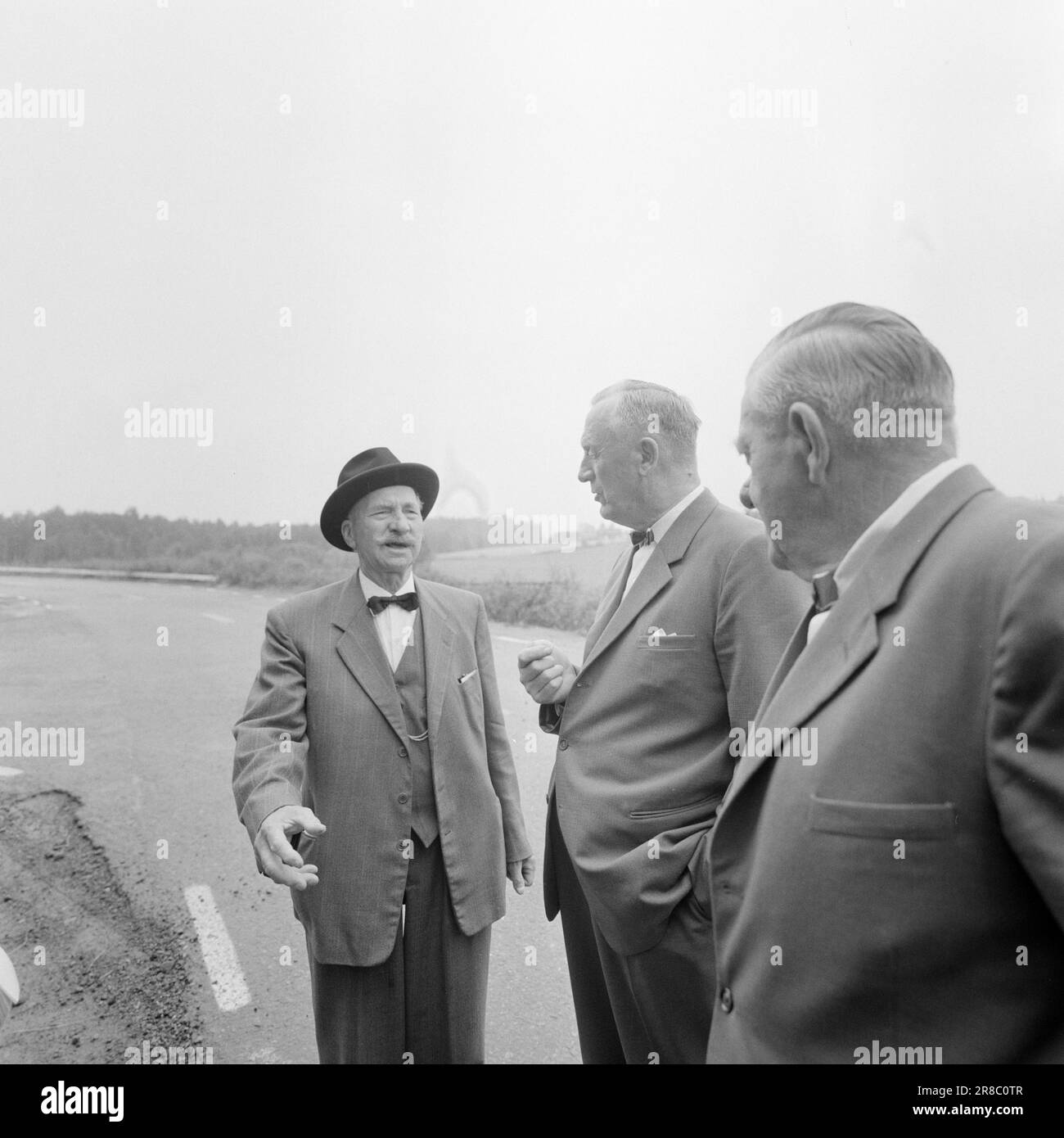 Attuale 39-7-1960: Scappatoia al confine dove si trova Morokulien oggi, si è svolta una delle più incredibili avventure illegali della guerra. La linea di collegamento principale tra Hjemmefront e Utefront passò proprio davanti ai nasi delle guardie tedesche. Ex pilota di locomotive e contrabbandiere Johan Wangen. Foto: Aage Storløkken / Aktuell / NTB ***FOTO NON ELABORATA*** Foto Stock