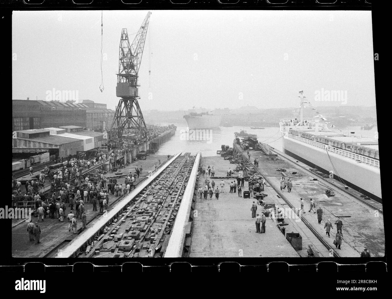 Attuale 56-10-1960: Navi per auto e persone l'armatore Anders Jahre apre la rotta Oslo-Kiel con la nuova e orgogliosa nave di Jahre-line "Kronprins Harald". Foto: Ivar Aaserud / Aktuell / NTB ***FOTO NON ELABORATA*** Foto Stock