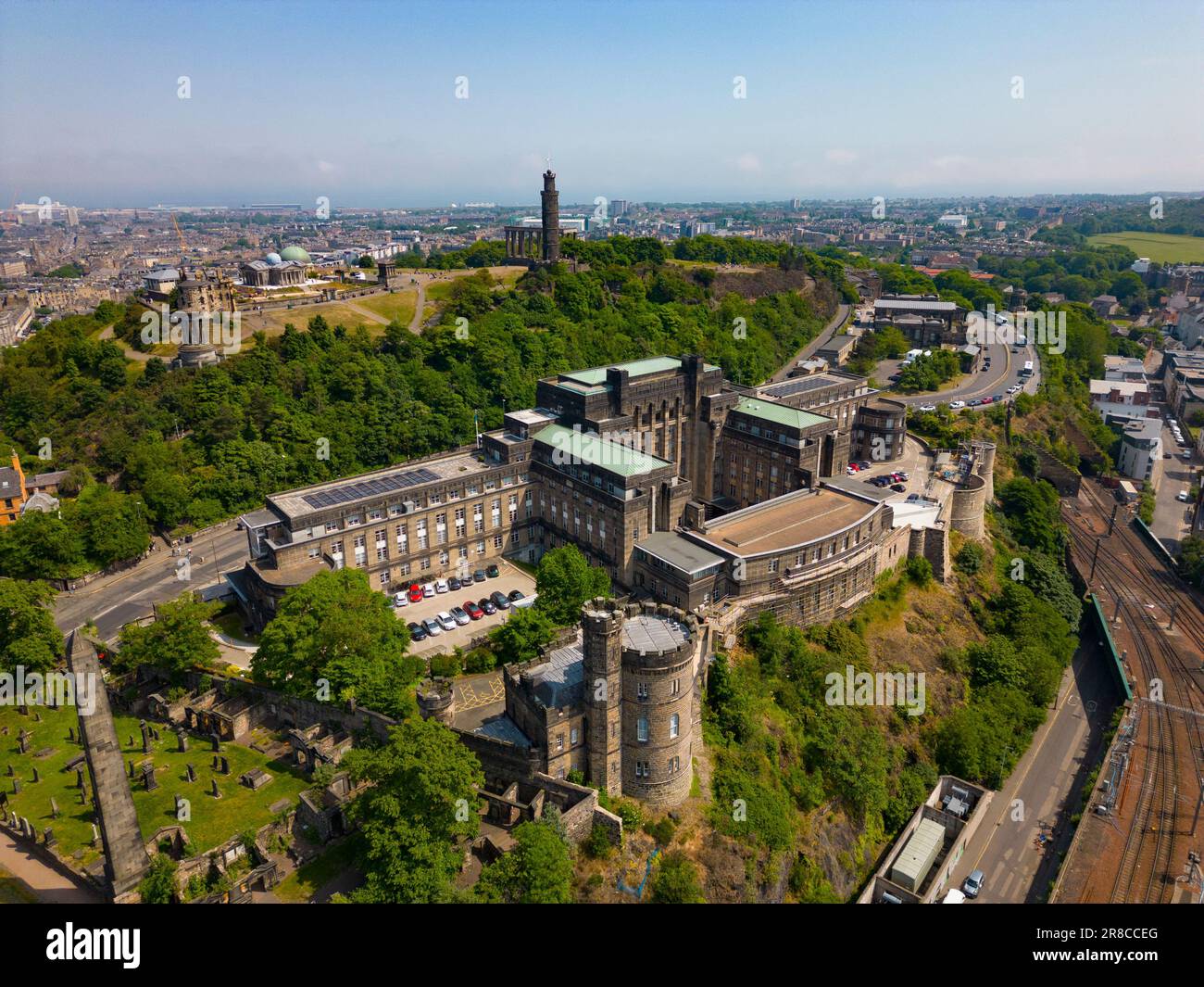 Veduta aerea dell'edificio del governo scozzese St Andrews House a Edimburgo, Scozia, Regno Unito Foto Stock