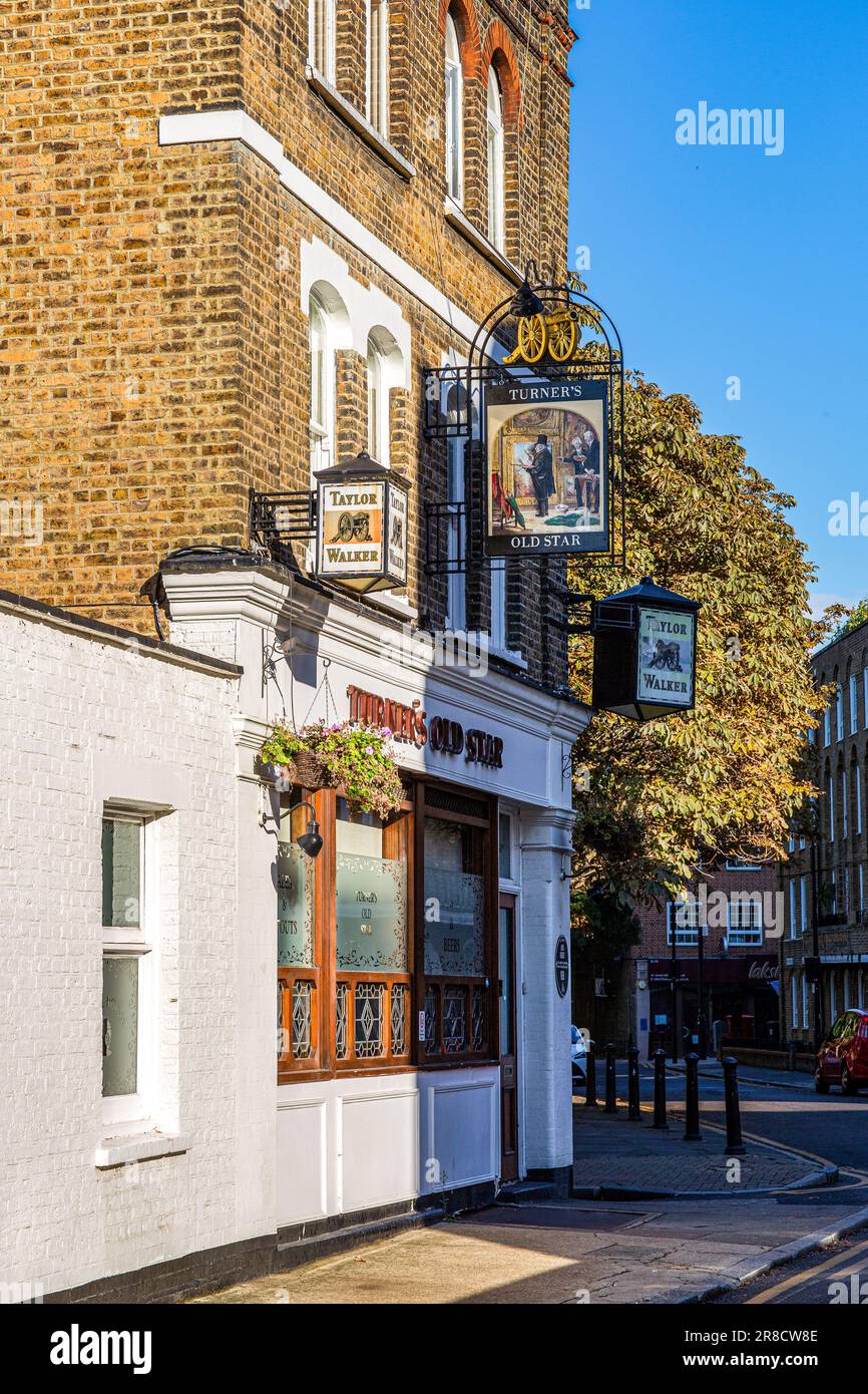 Esterno del pub The Turners Old Star a Wapping, Londra, Regno Unito Foto Stock