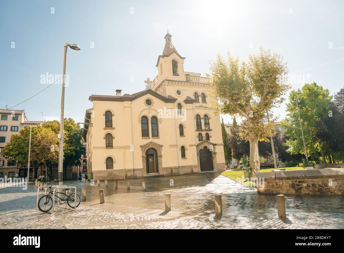 Chiesa di San Fermin de Aldapa, Pamplona, Spagna - maggio 2023. Foto di alta qualità Foto Stock