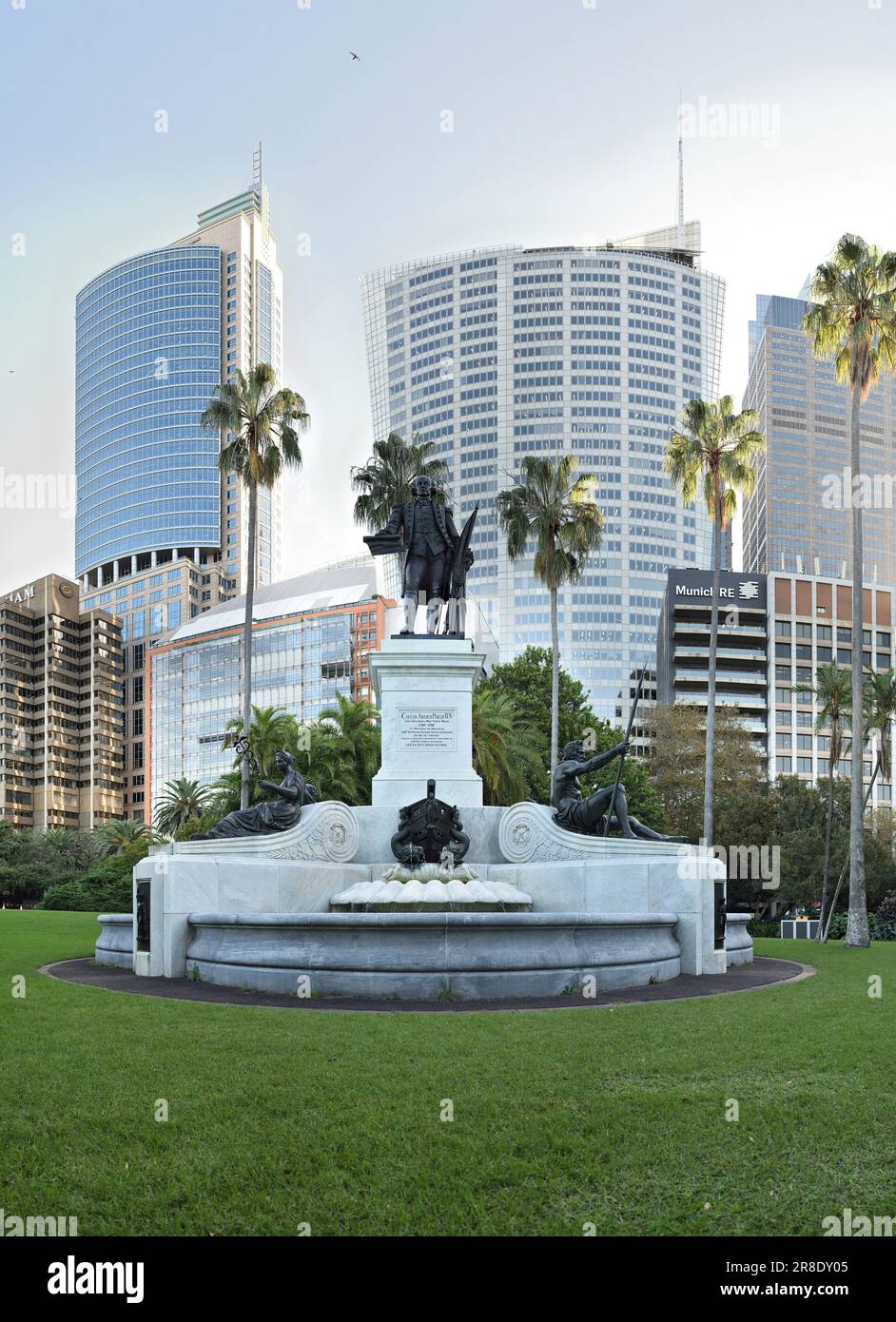 Skyline di Sydney dai Royal Botanic Gardens, dalla fontana del governatore Phillip, dalla Chifley Tower, da Aurora Place, dal governatore Phillip e dalla Macquarie Tower Foto Stock