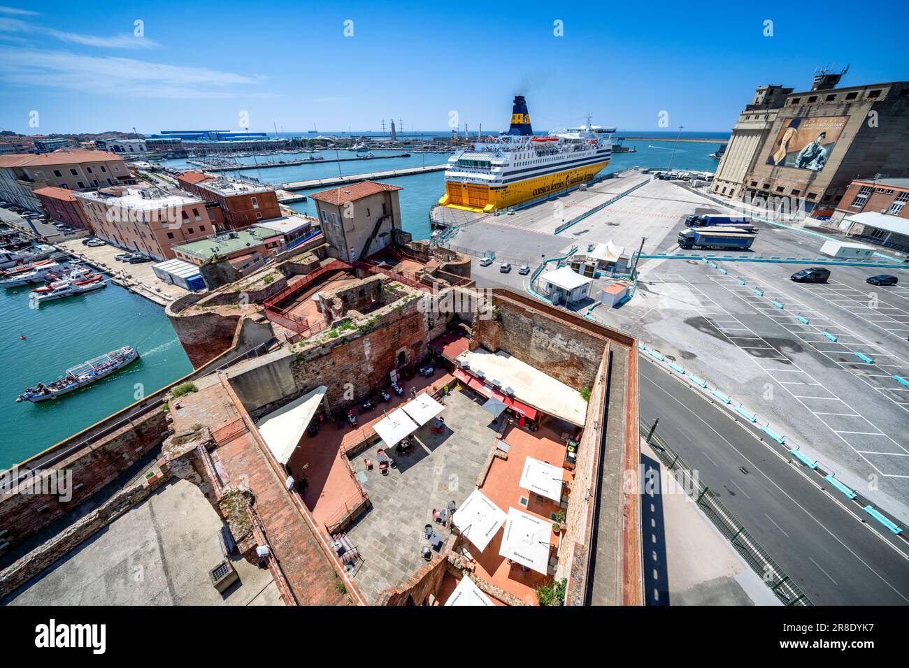 Una vista dalla torre della fortezza della Fortezza Vecchia, Livorno, Italia Foto Stock