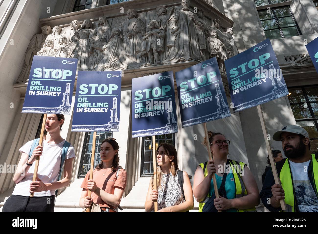 Londra, Regno Unito. 21 giugno, 2023. Primo giorno di udienze della Corte Suprema di una contestazione alla decisione di consentire trivellazioni petrolifere a Horse Hill, Surrey. La sfida afferma che le decisioni di pianificazione devono tenere conto delle emissioni 'correnti? E, se consentito, gli attivisti ritengono che possa avere un impatto significativo sulle future decisioni sull'estrazione dei combustibili fossili. Credit: Ron Fassbender/Alamy Live News Foto Stock