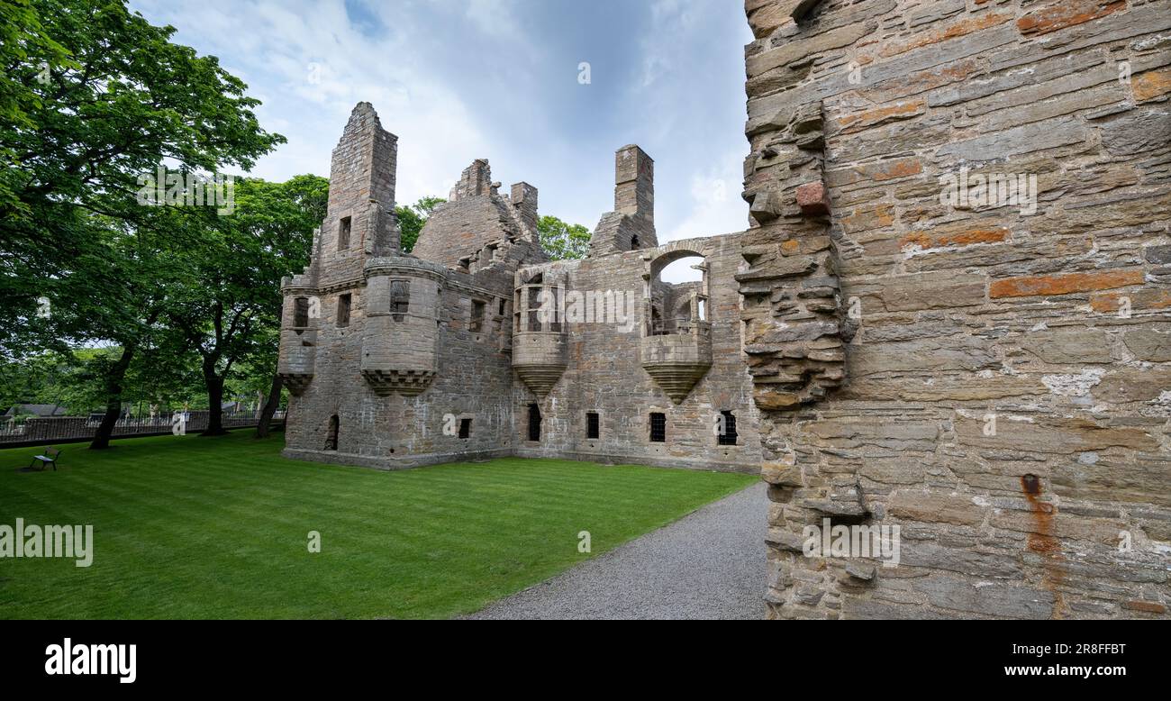 Rovine del Palazzo Vescovile, Kirkwall è un palazzo del 12th° secolo, costruito contemporaneamente all'adiacente Cattedrale di St Magnus nel centro di Kirkwall, Foto Stock