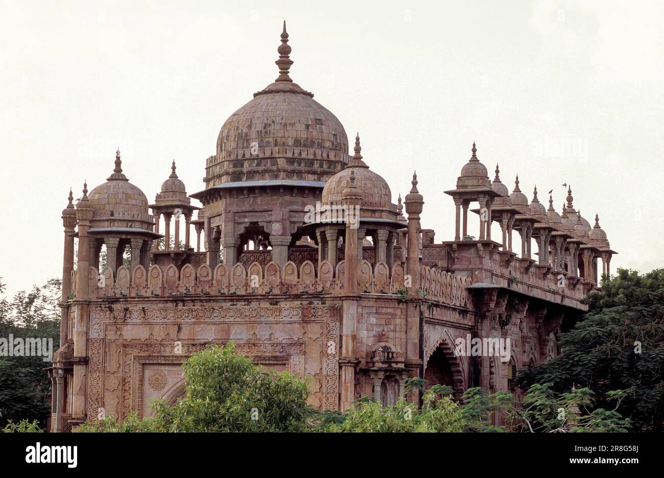 Heritage Building, la galleria d'arte nazionale costruita nel 1907, Chennai, Tamil Nadu, India, Asia. Architettura Mughal Foto Stock