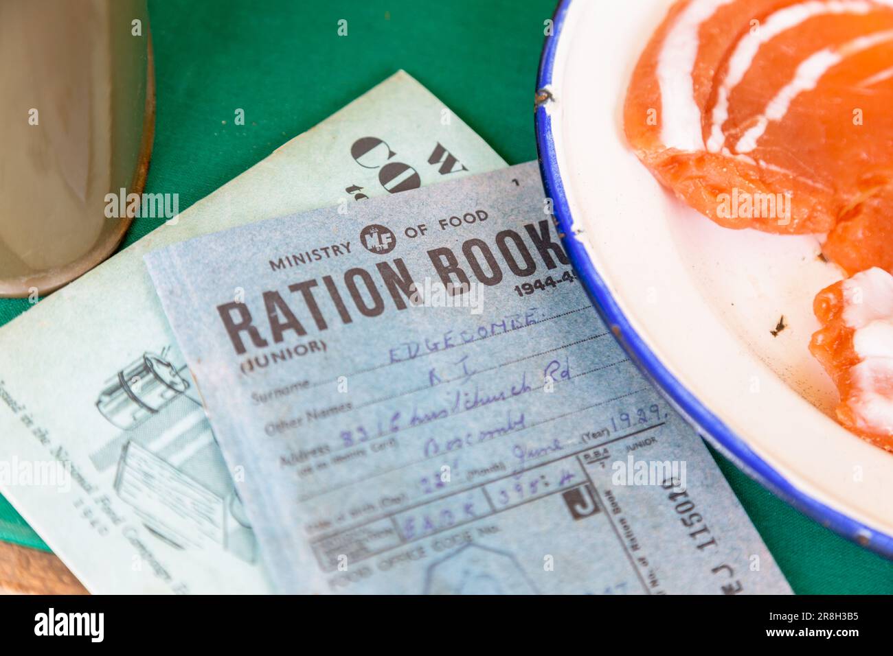 Libro di razione dei tempi di guerra del Regno Unito e del dopoguerra Foto Stock