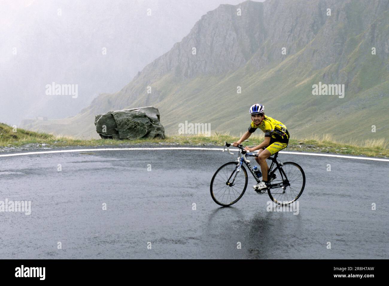 Ciclismo. Colle dell'agnello. Piemonte. Italia Foto Stock