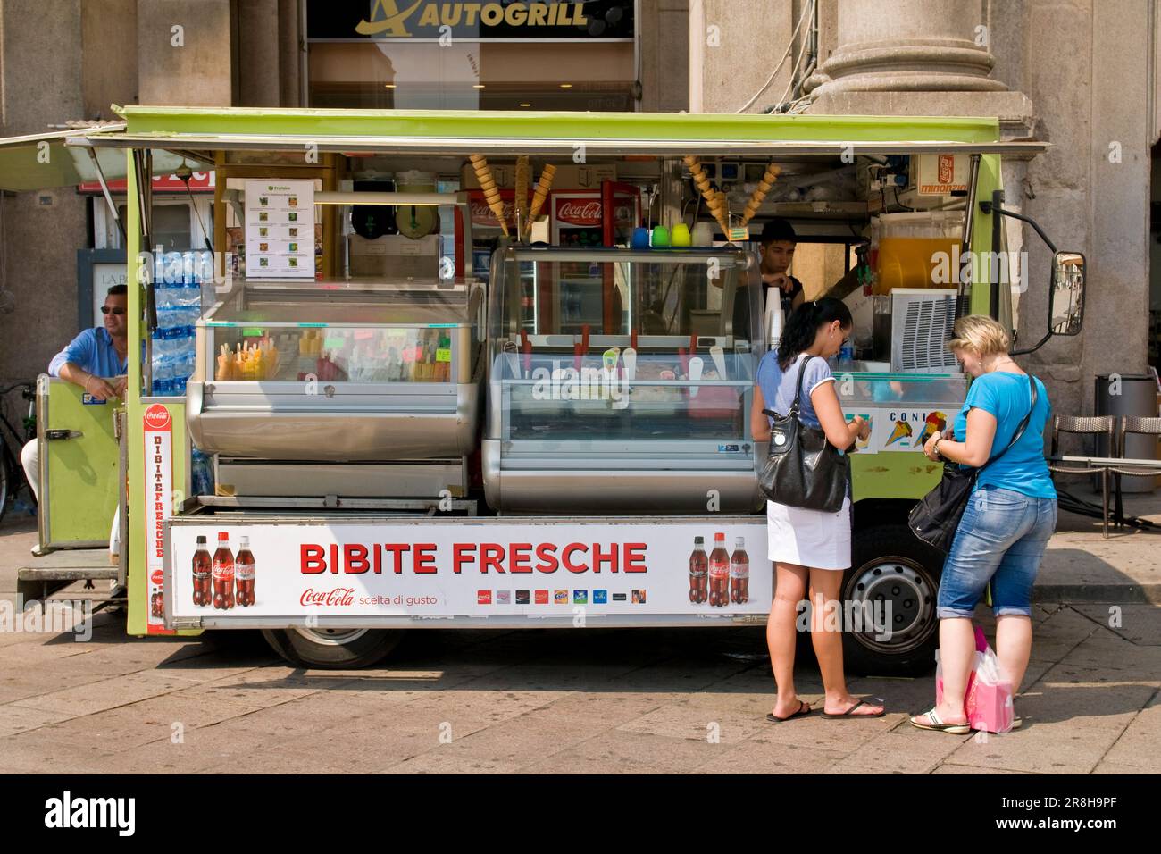 Bevanda analcolica in Piazza del Duomo. Milano. Italia Foto Stock