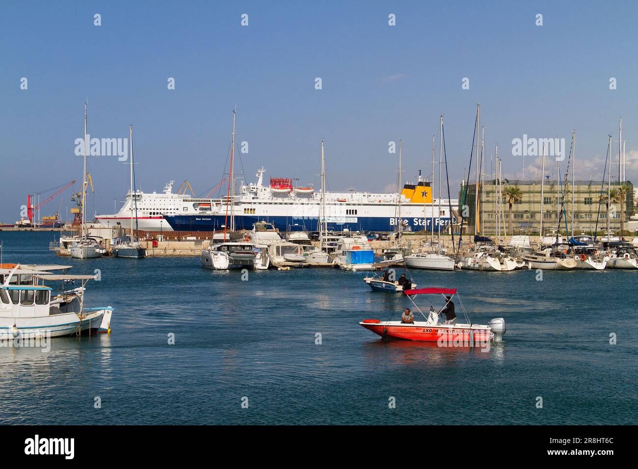 Navi nel porto di Candia, Creta Foto Stock