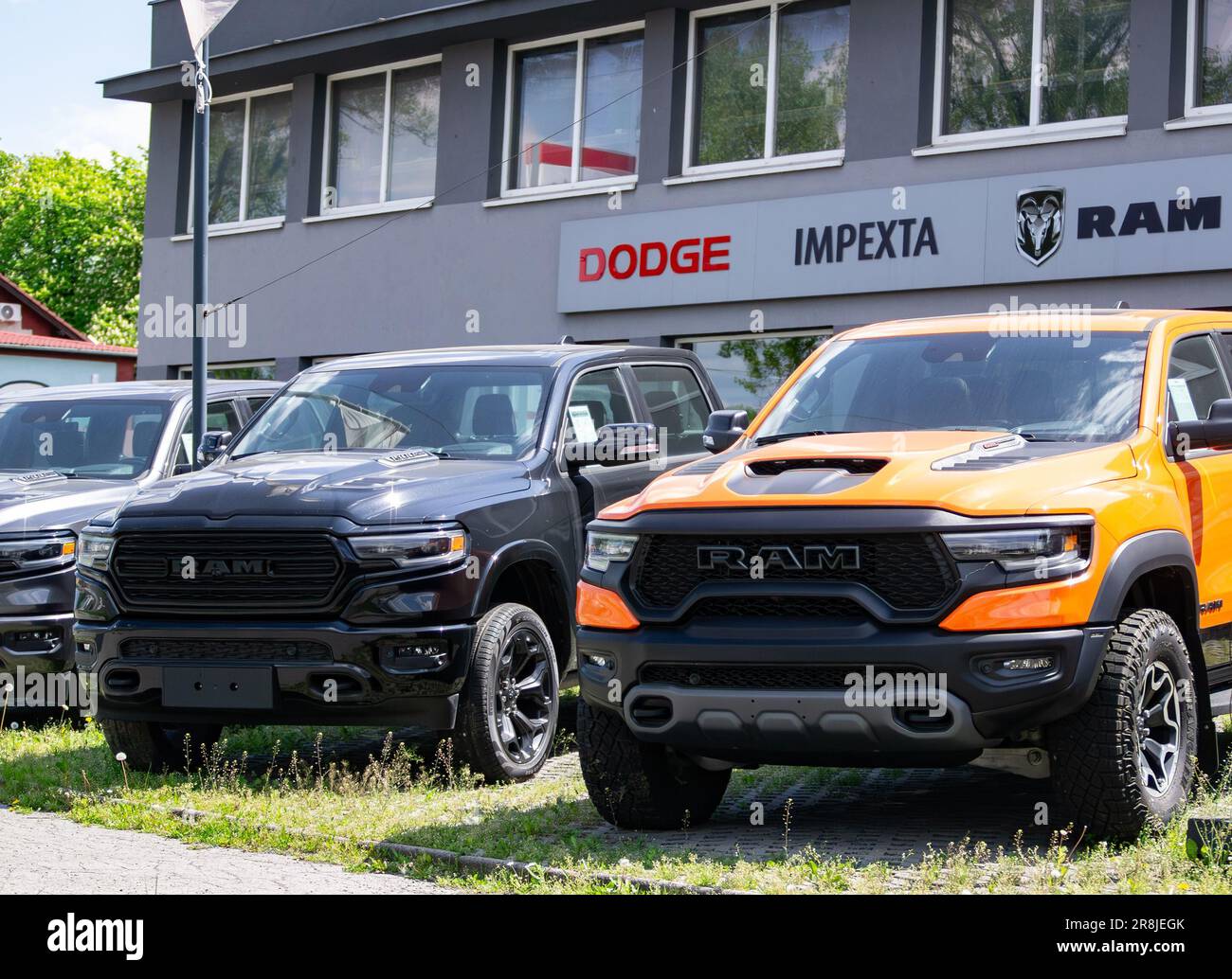 OSTRAVA, REPUBBLICA CECA - 11 MAGGIO 2023: Concessionaria di auto RAM American con camion RAM 1500 Foto Stock OSTRAVA, REPUBBLICA CECA - 11 MAGGIO 2023: Concessionaria di auto RAM American con camion RAM 1500 Foto Stock