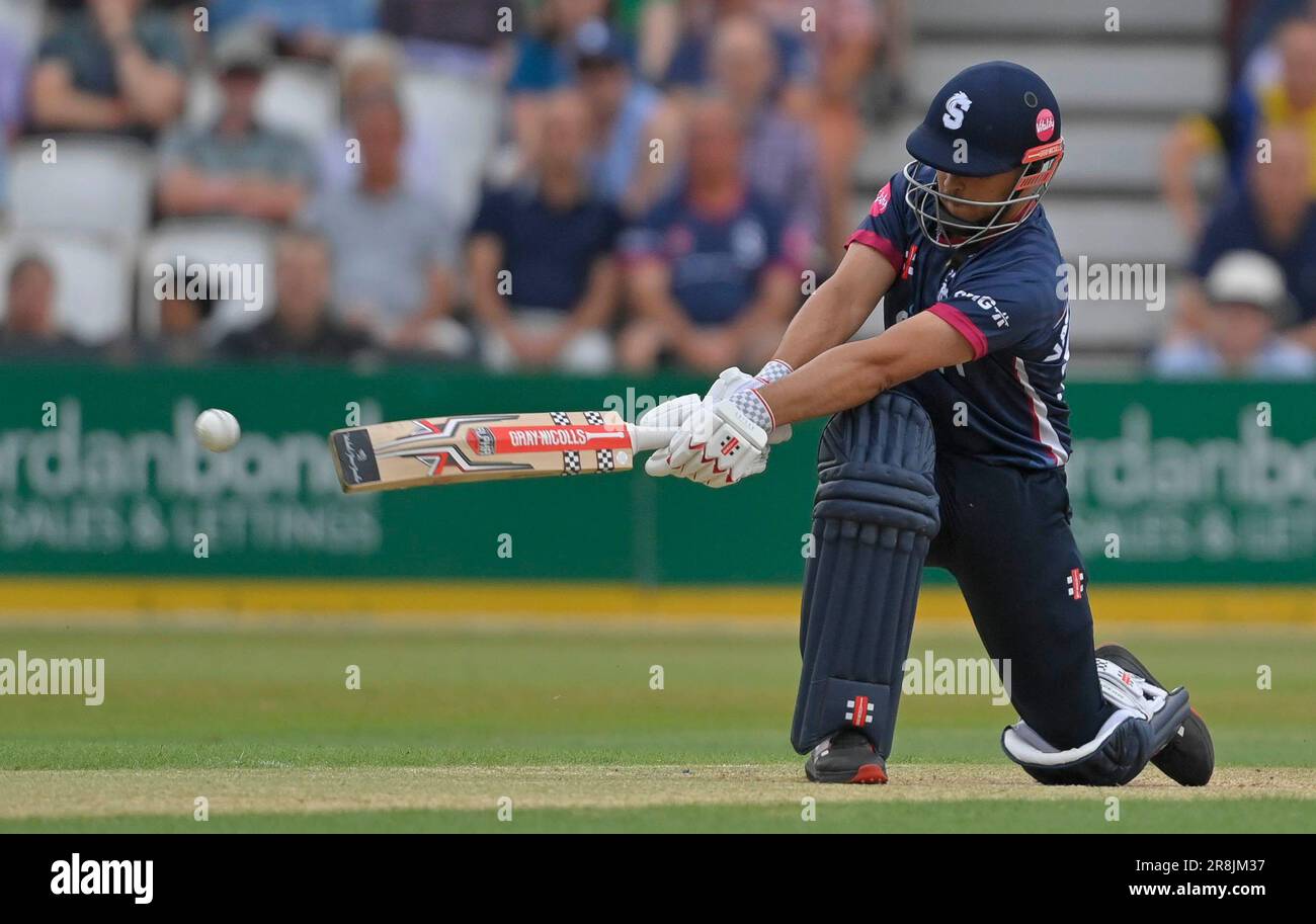 Northampton 21-Giugno 2023 : Ricardo Vasconcelos del Northamptonshire in azione battendo durante la partita di Blast Vitality T20 tra Northamptonshire Steelbacks vs Derbyshire Falcons al County Ground Northampton Inghilterra . Foto Stock