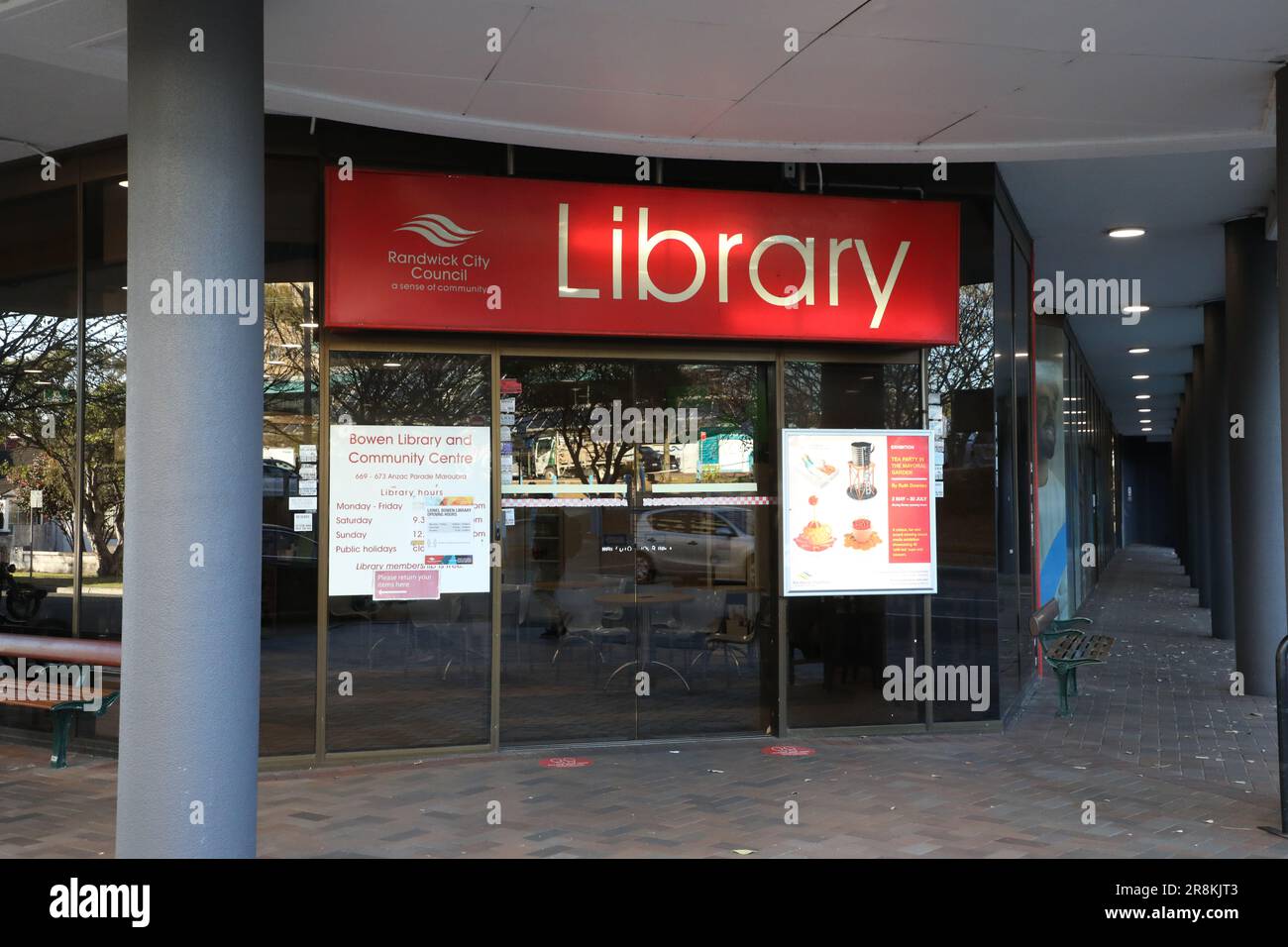 Lionel Bowen Library and Community Centre, situato all'angolo tra Gale Road e Anzac Parade a Maroubra Junction, Sydney, NSW, Australia. Foto Stock