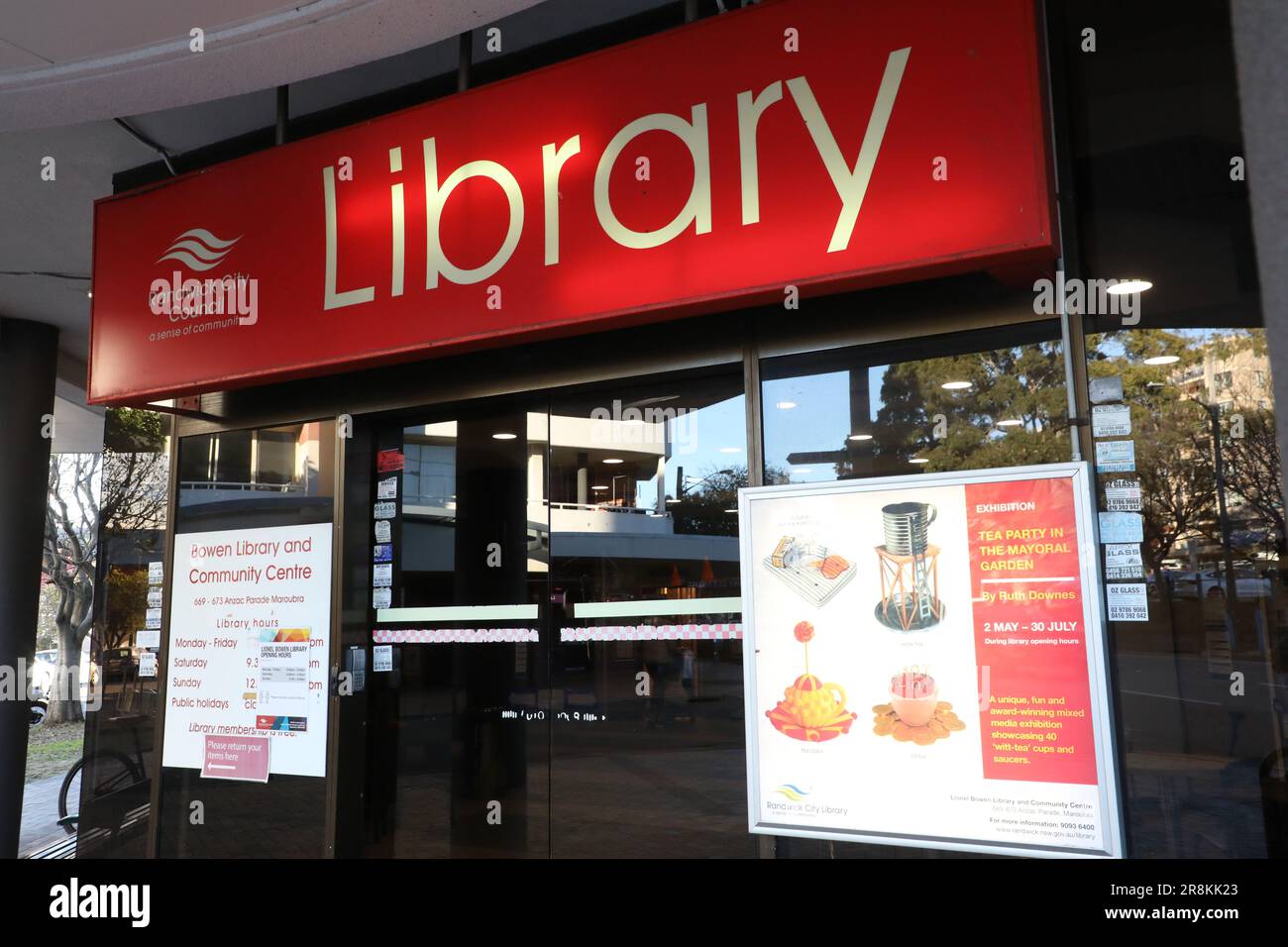 Lionel Bowen Library and Community Centre, situato all'angolo tra Gale Road e Anzac Parade a Maroubra Junction, Sydney, NSW, Australia. Foto Stock