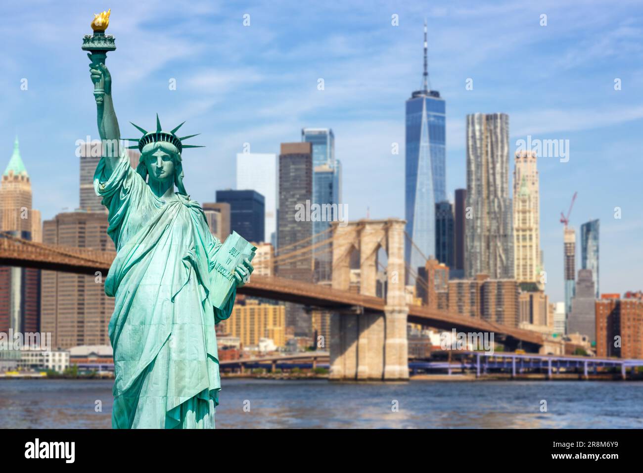 New York City skyline di Manhattan con Statua della libertà, Ponte di Brooklyn e World Trade Center fotomontaggio in viaggio negli Stati Uniti Foto Stock