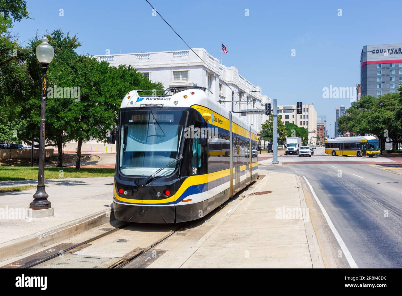 Dallas, Stati Uniti - 5 maggio 2023: Tram della linea Dallas Streetcar alla Union Station di Dallas, Stati Uniti. Foto Stock