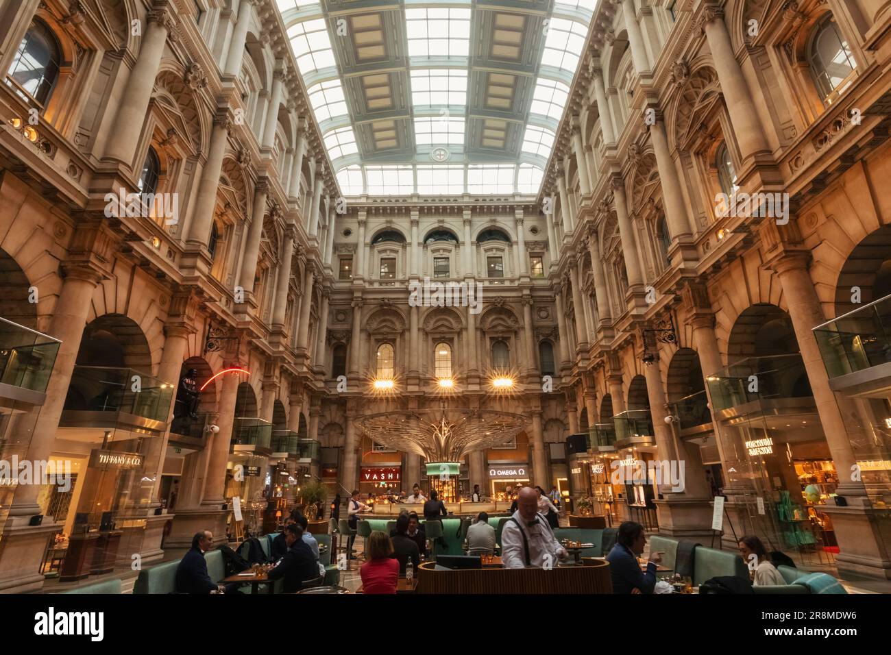 Inghilterra, Londra, City of London, interno del Royal Exchange Building Foto Stock
