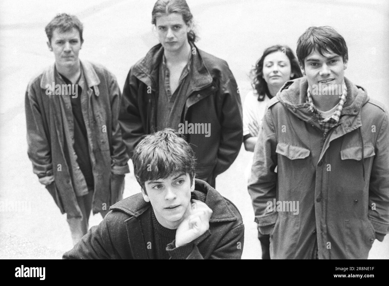 GORKY'S ZYGOTIC MYNCI, YOUNG BAND PORTRAIT, 1997: Gorky's Zygotic Mynci Original lineup full band durante un mini-festival di St David's Day al Coal Exchange a Cardiff Bay, Galles, Regno Unito, il 1° marzo 1997. Foto: Rob Watkins. INFO: Gorky's Zygotic Mynci, un gruppo psichedelico e indie rock gallese attivo dai primi anni '90 ai primi anni '2000, ha creato un suono stravagante ed eclettico. Album come "Barafundle" hanno mostrato il loro approccio multilingue influenzato dal folk, rendendoli influenti nelle scene alternative e indie. Foto Stock