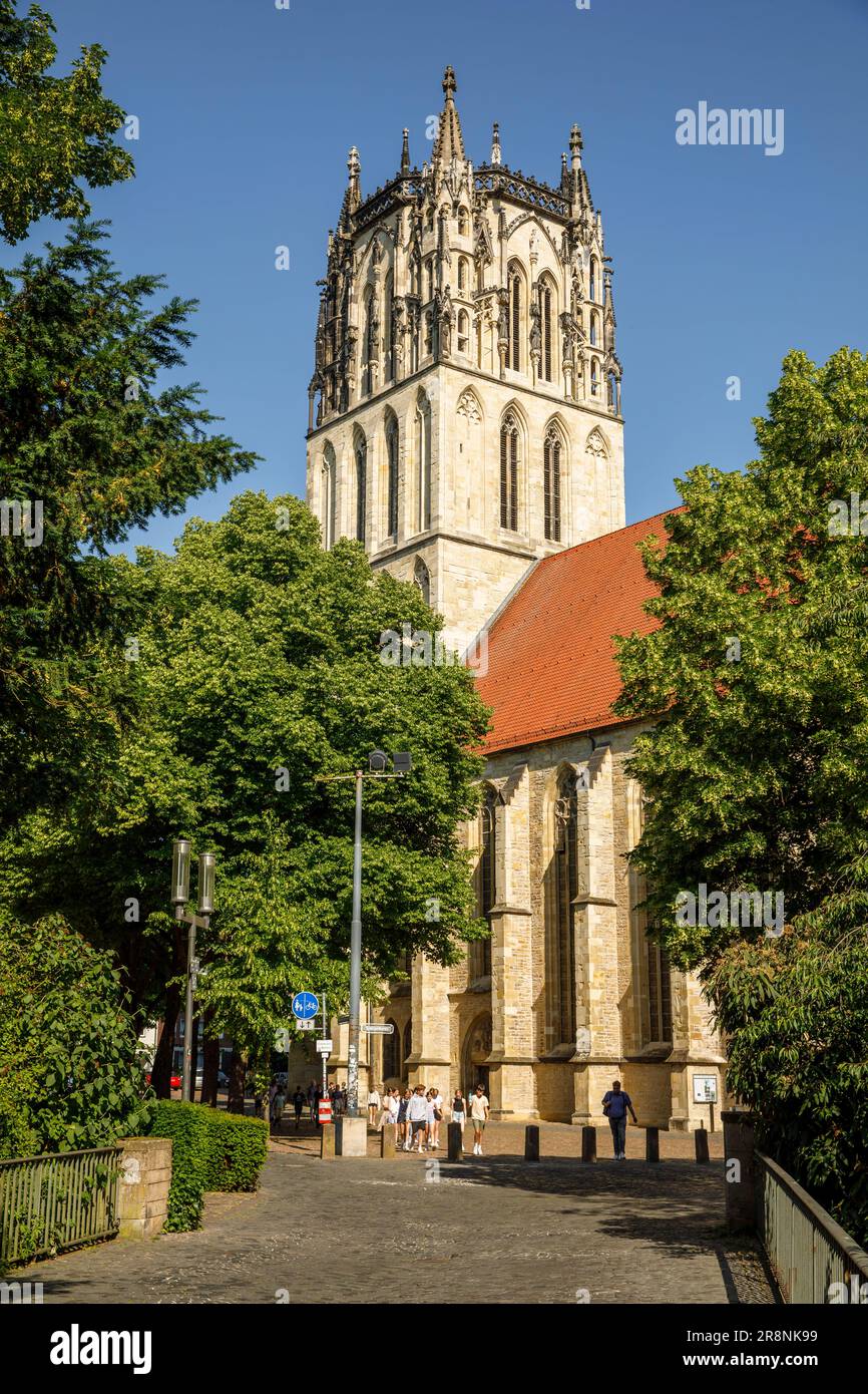 La chiesa di Liebfrauen-Ueberwasser, Muenster, Renania settentrionale-Vestfalia, Germania. Die Liebfrauen-Ueberwasserkirche, Muenster, Nordrhein-Westfalen, Deutsch Foto Stock