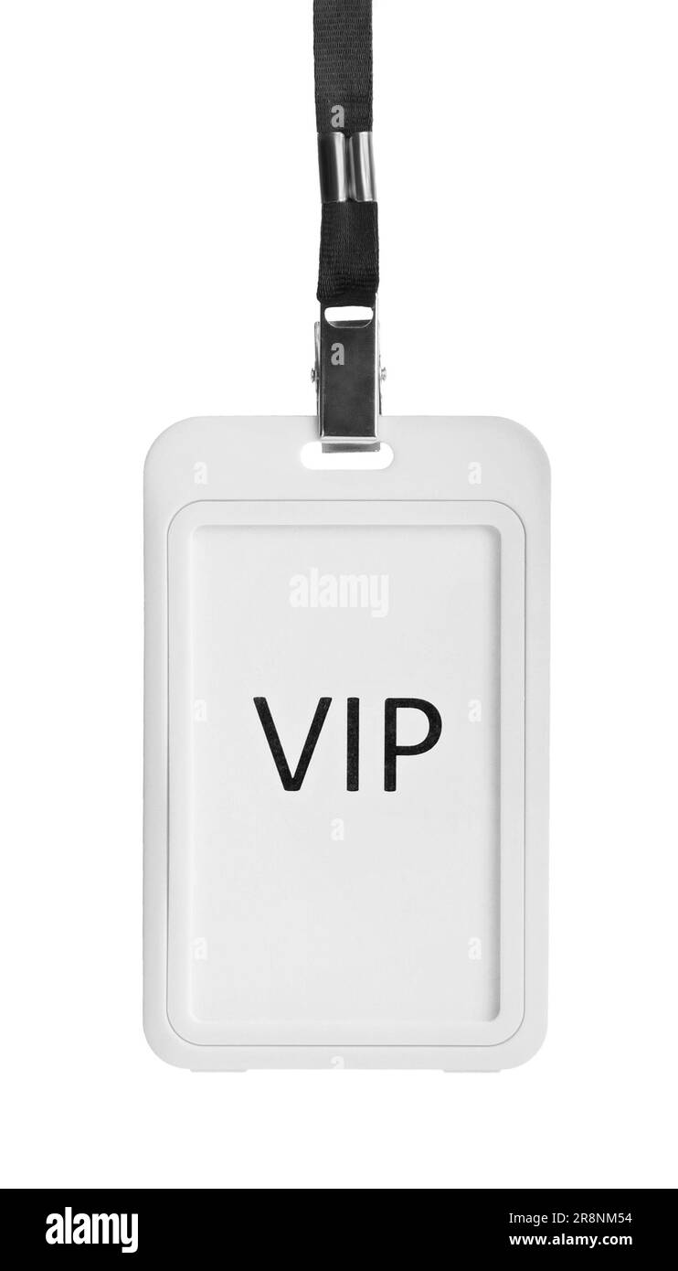 Badge VIP in plastica con nastro nero sospeso su sfondo bianco Foto Stock