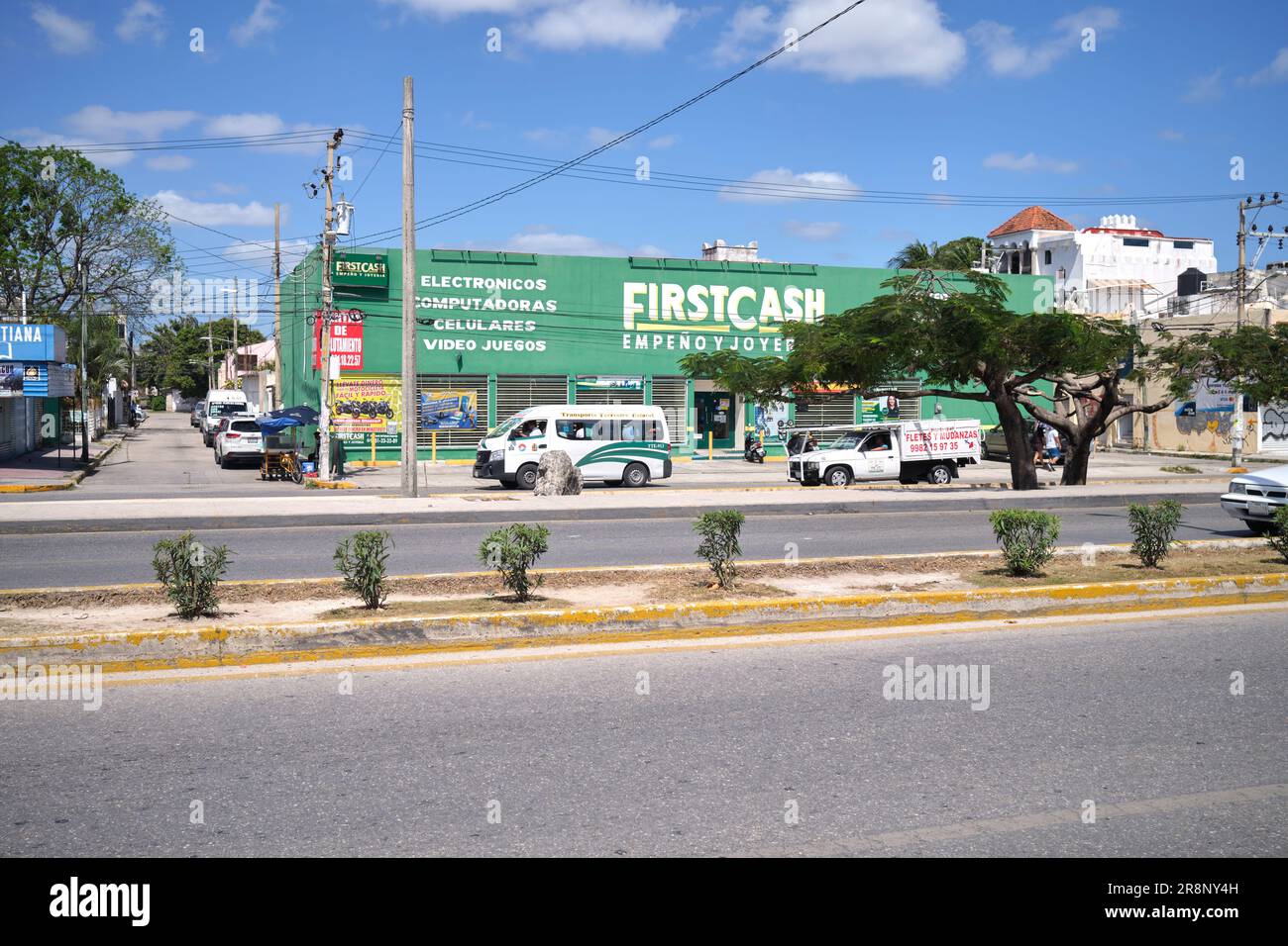 Firstcash Electronics Store Cancun Yucatan Messico Foto Stock