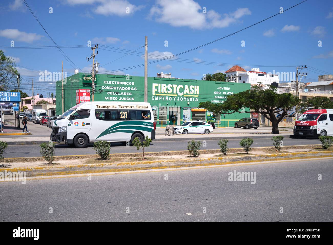 Firstcash Electronics Store Cancun Yucatan Messico Foto Stock