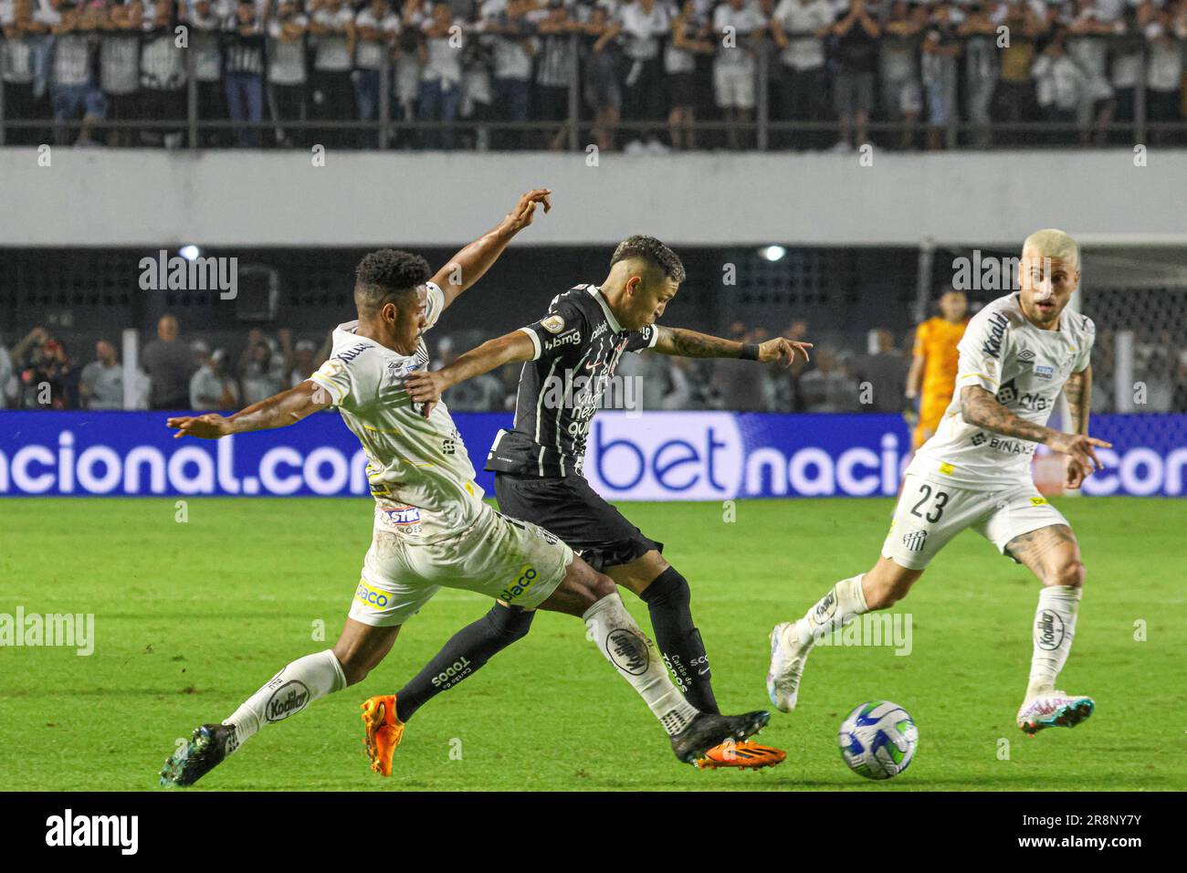 SP - SANTOS - 06/21/2023 - BRAZILEIRO A 2023, SANTOS X CORINTHIANS - Adson, Corinthians giocatore durante una partita contro Santos allo stadio Vila Belmiro per il campionato BRAZILEIRO A 2023. Foto: Fernanda Luz/AGIF/Sipa USA Foto Stock