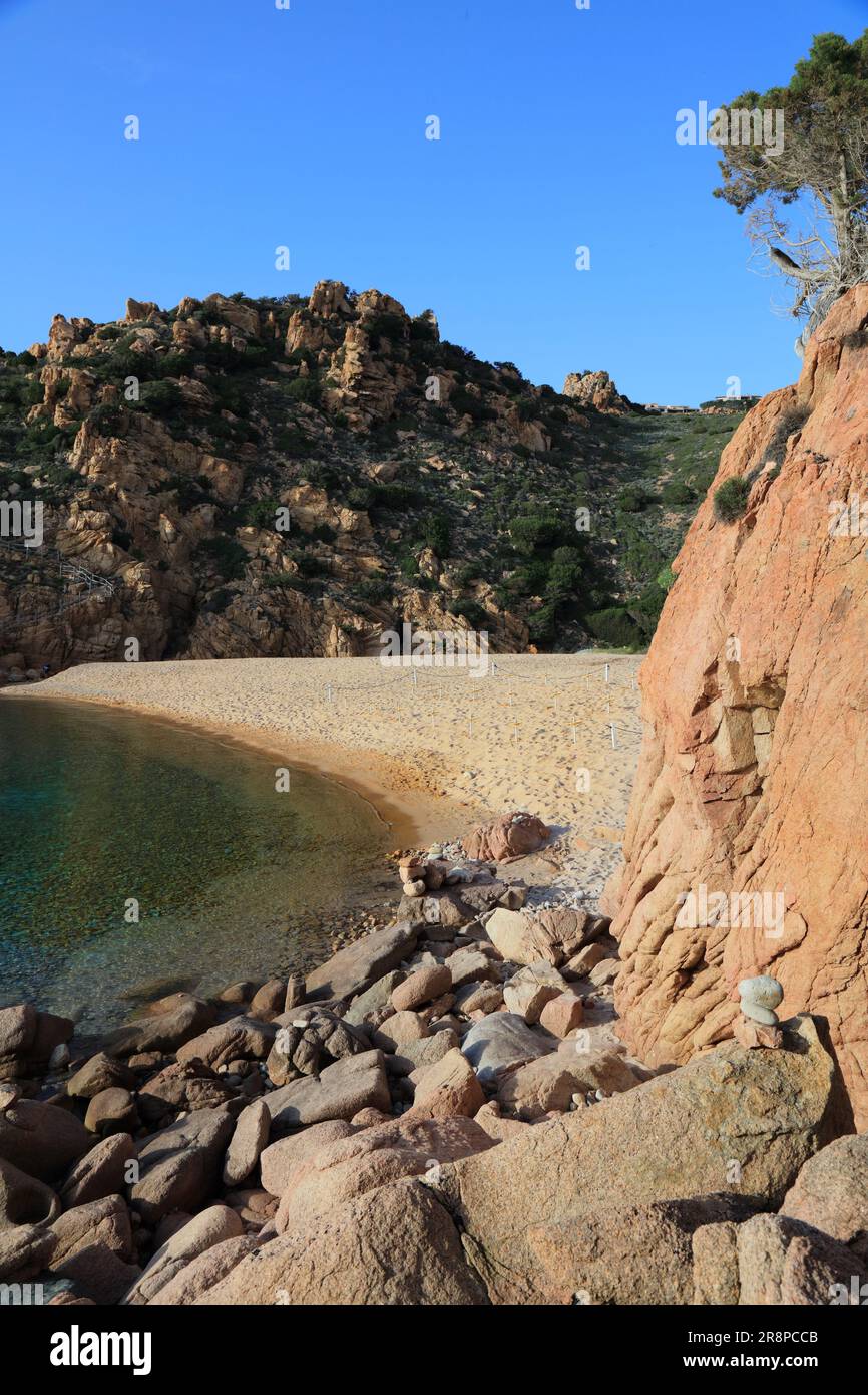 Spiaggia li Cossi a Costa Paradiso, isola Sardegna, Italia. Spiaggia perfetta in Sardegna. Foto Stock