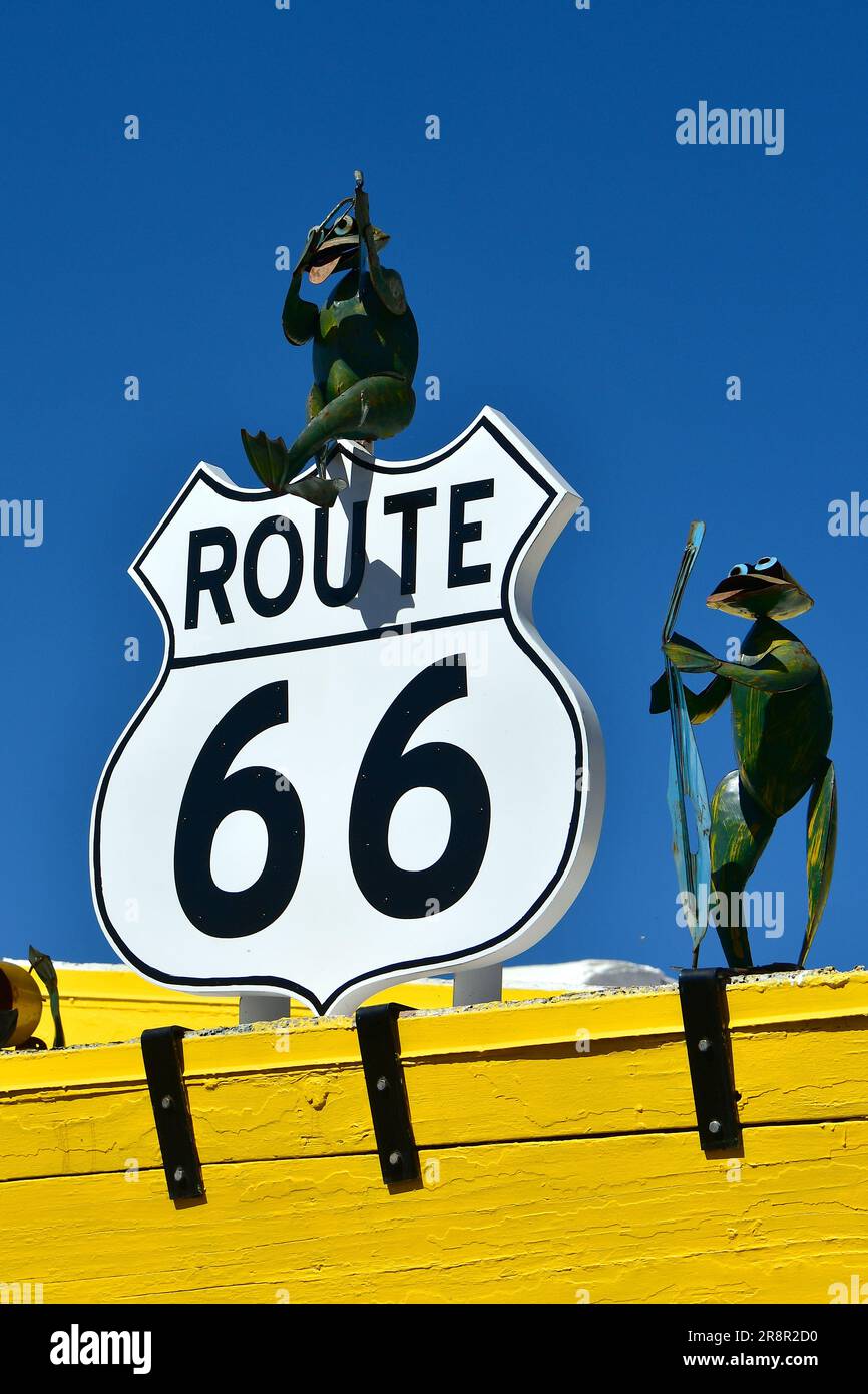 Segnaletica Route 66, Seligman Commercial Historic District, Seligman, Yavapai County, Arizona, USA, Nord America Foto Stock