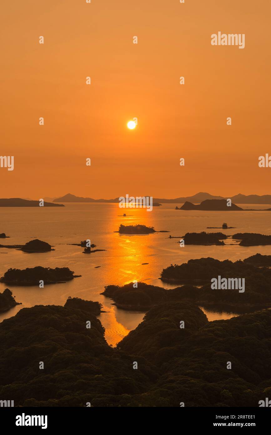 Isole Kujuku nel tramonto del sole Foto Stock