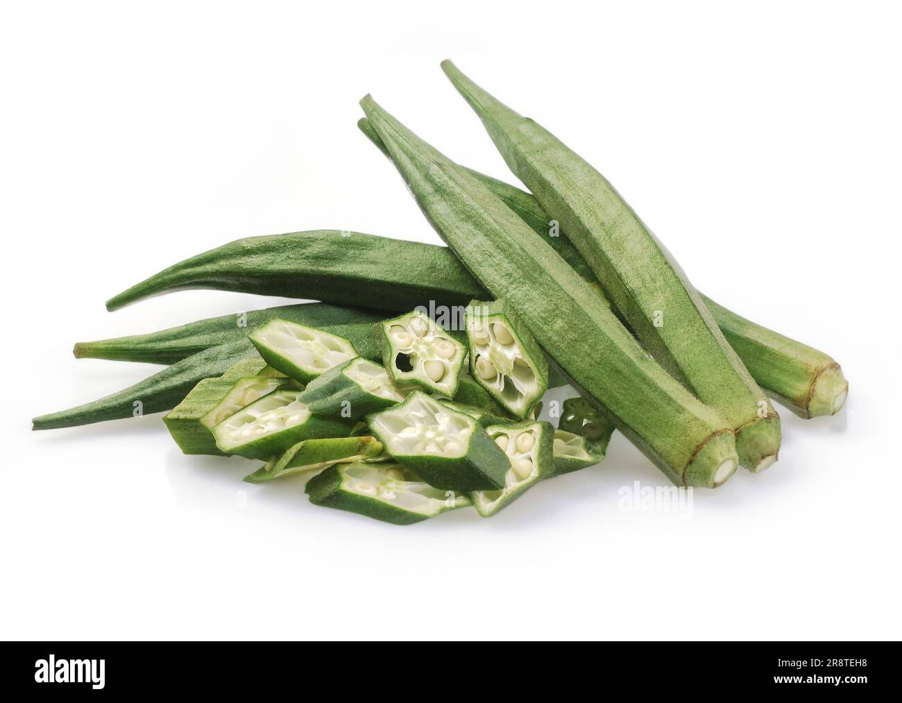 Okra isolato su sfondo bianco Foto Stock