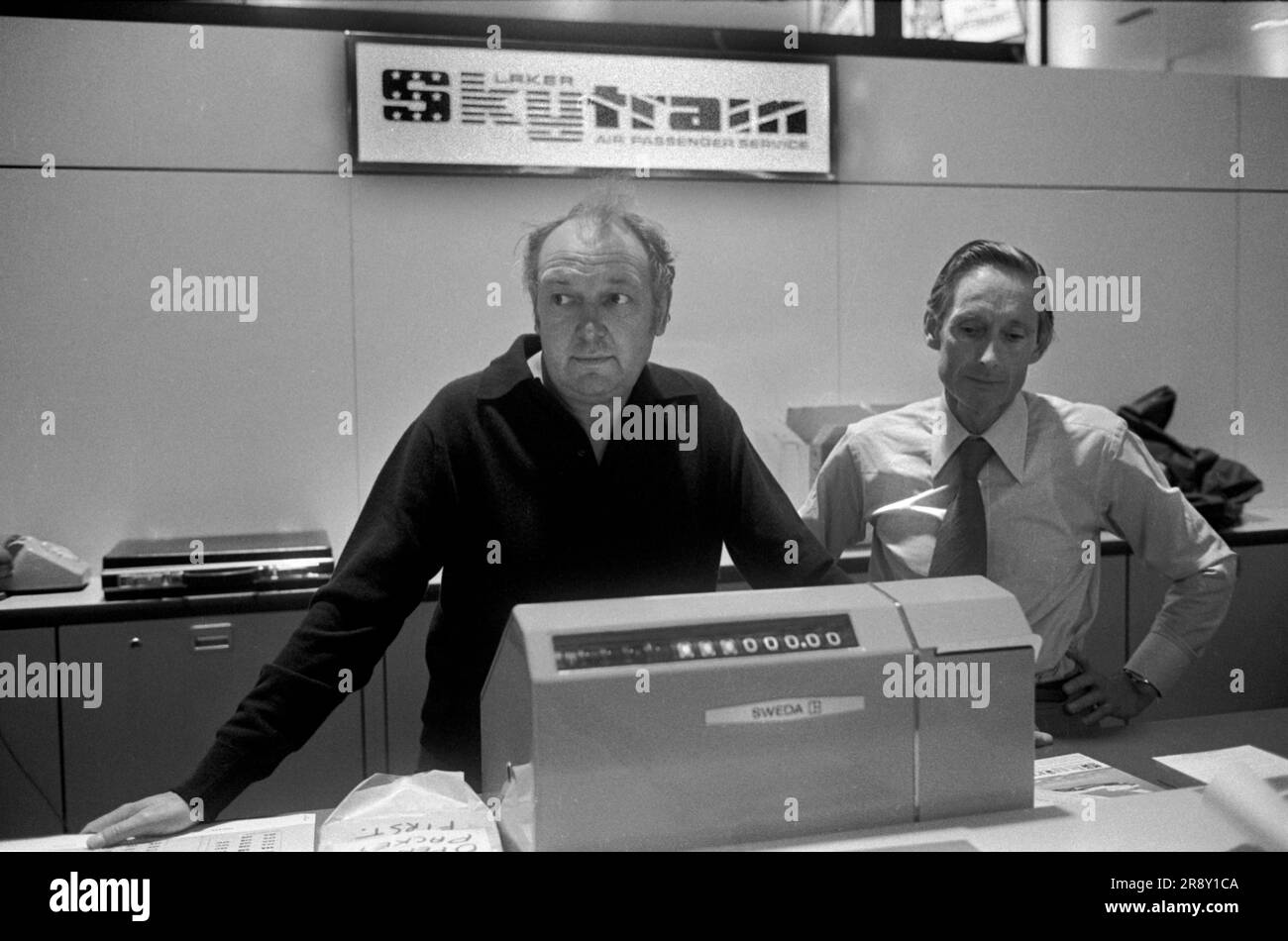 Freddie Laker lanciò Skytrain, il volo inaugurale ebbe luogo il 26 settembre 1977. Si trattava di un servizio giornaliero economico e senza fronzoli tra Londra Gatwick e JFK a New York. La cassa legge £00-00.UK England 1970S HOMER SYKES Foto Stock