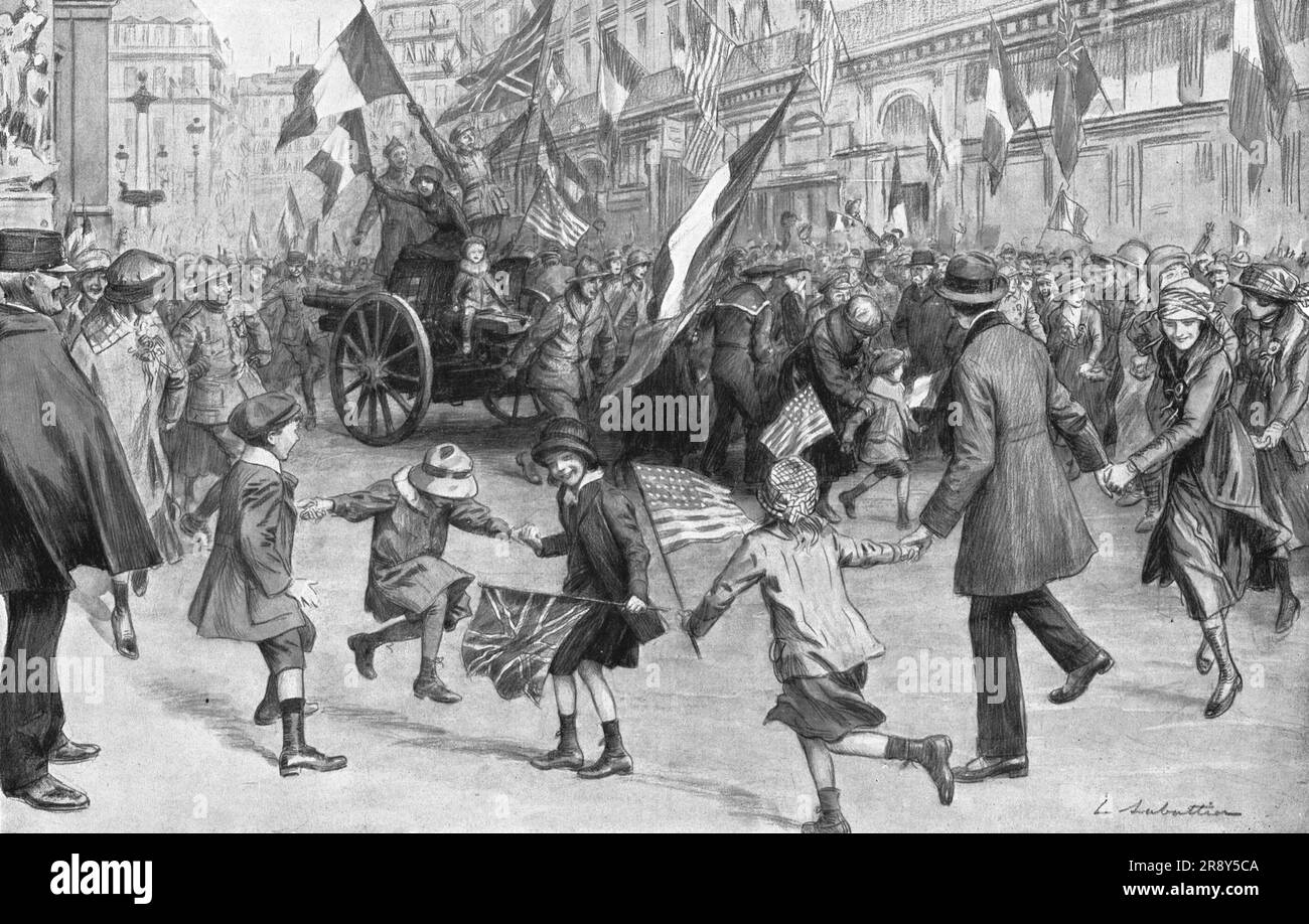 ''la joie de Paris; Des canons de campagne allemands, qui avaient ete reunis Place de la Concorde, sont traines, le 11 novembre 1918, sur la Place de l'Opera et les boulevards, au milleu des farandoles', 1918. Da "l'album de la Guerre 1914-1919, volume 2" [l'Illustration, Paris, 1924]. Foto Stock