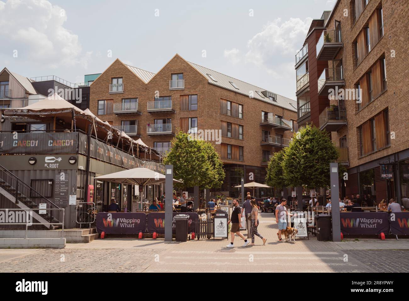 Wapping Wharf nel porto galleggiante nel centro di Bristol, Inghilterra, Regno Unito Foto Stock